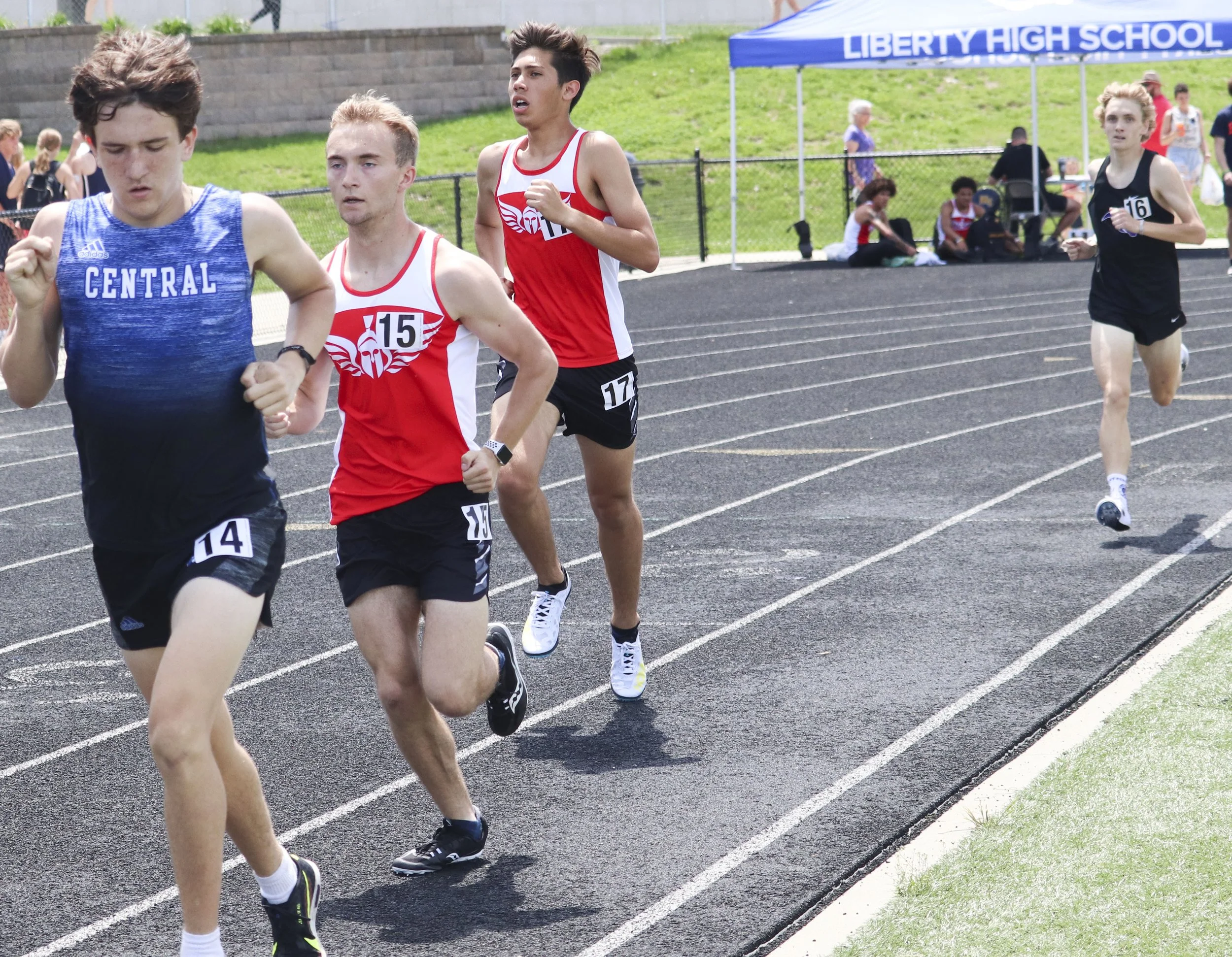Boys mile 3rd lap_1.jpg