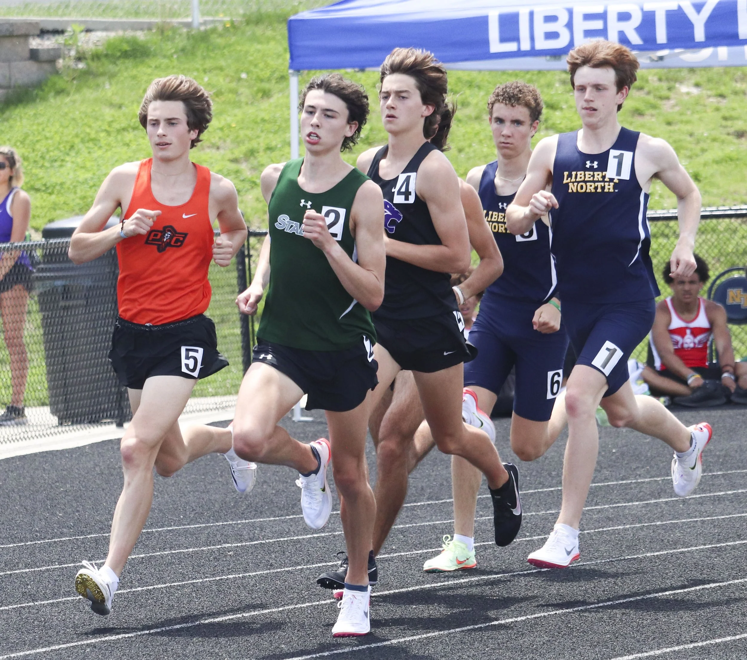 boys mile first lap.jpg