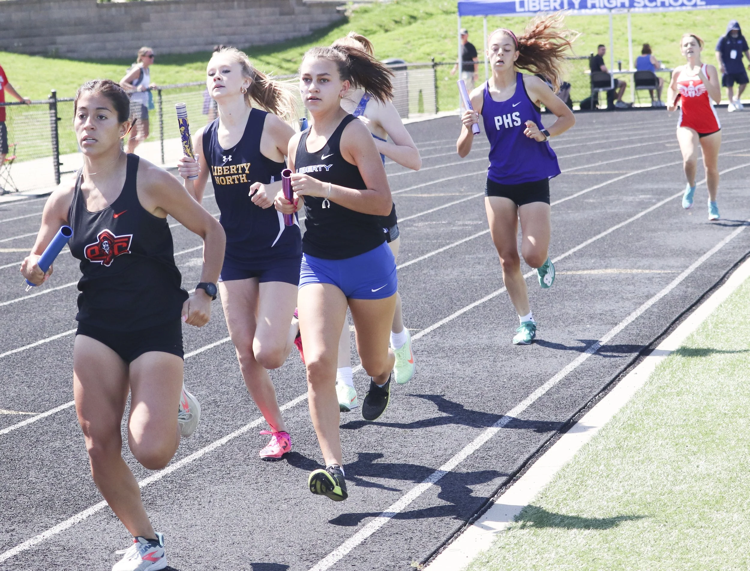 Girls 4x800 first leg_1.jpg
