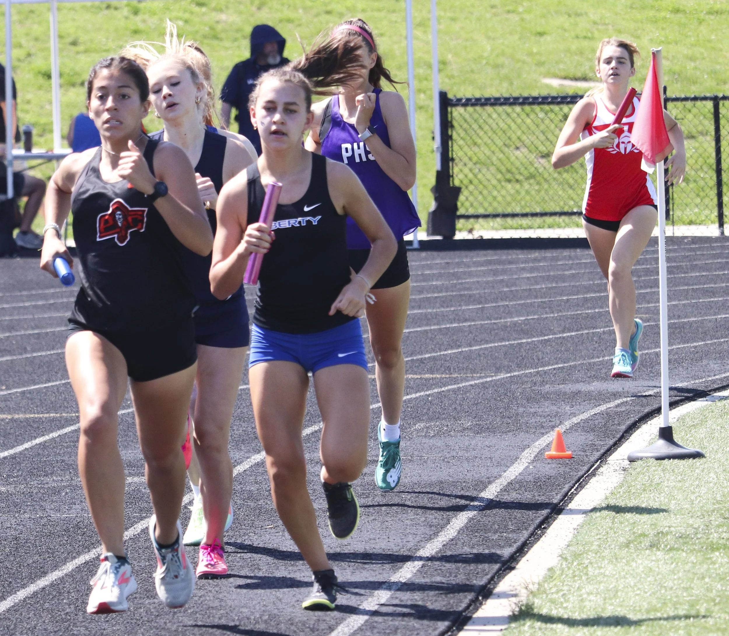 Girls 4x800 first leg.jpg