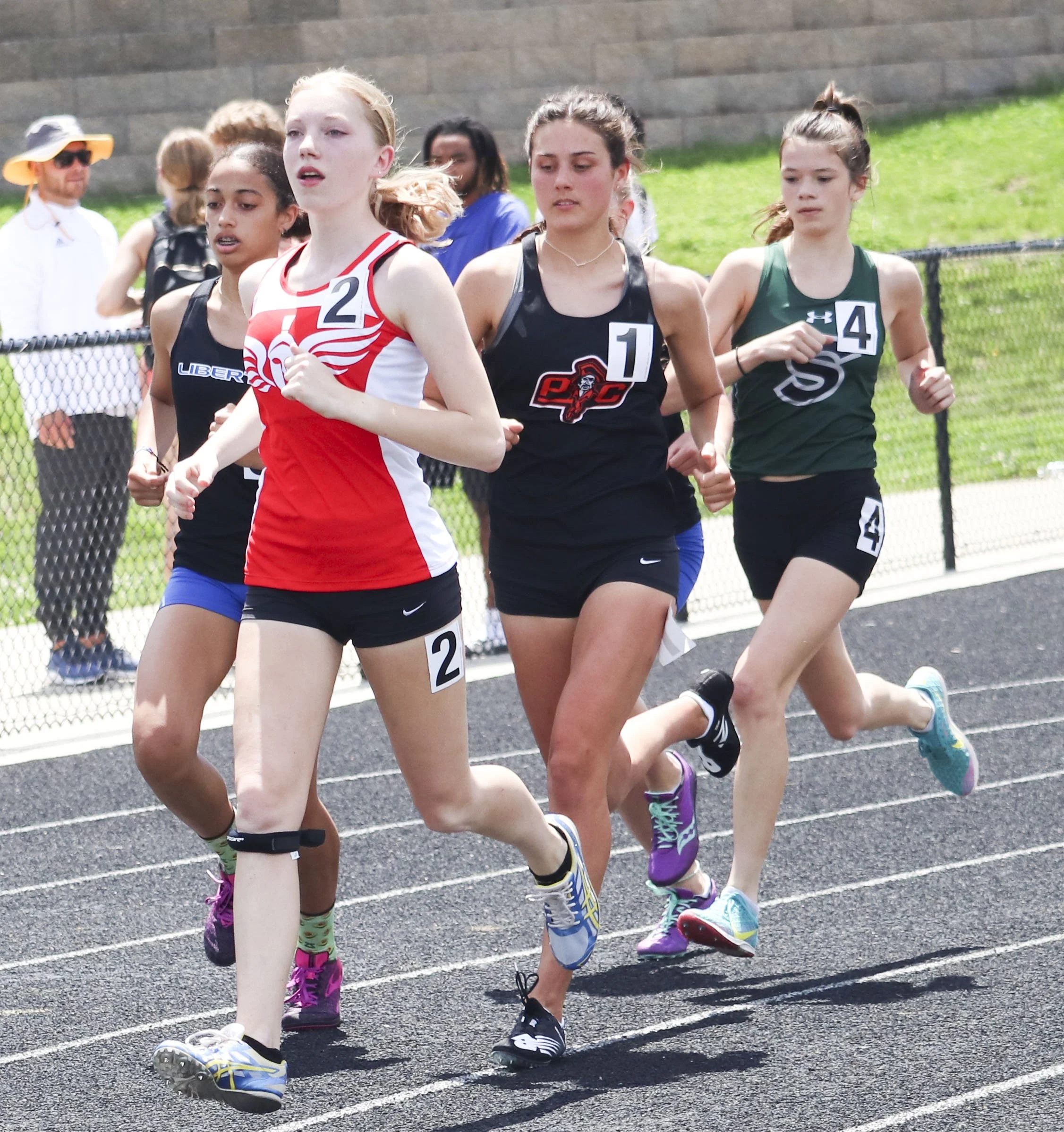 Girls mile start_1.jpg