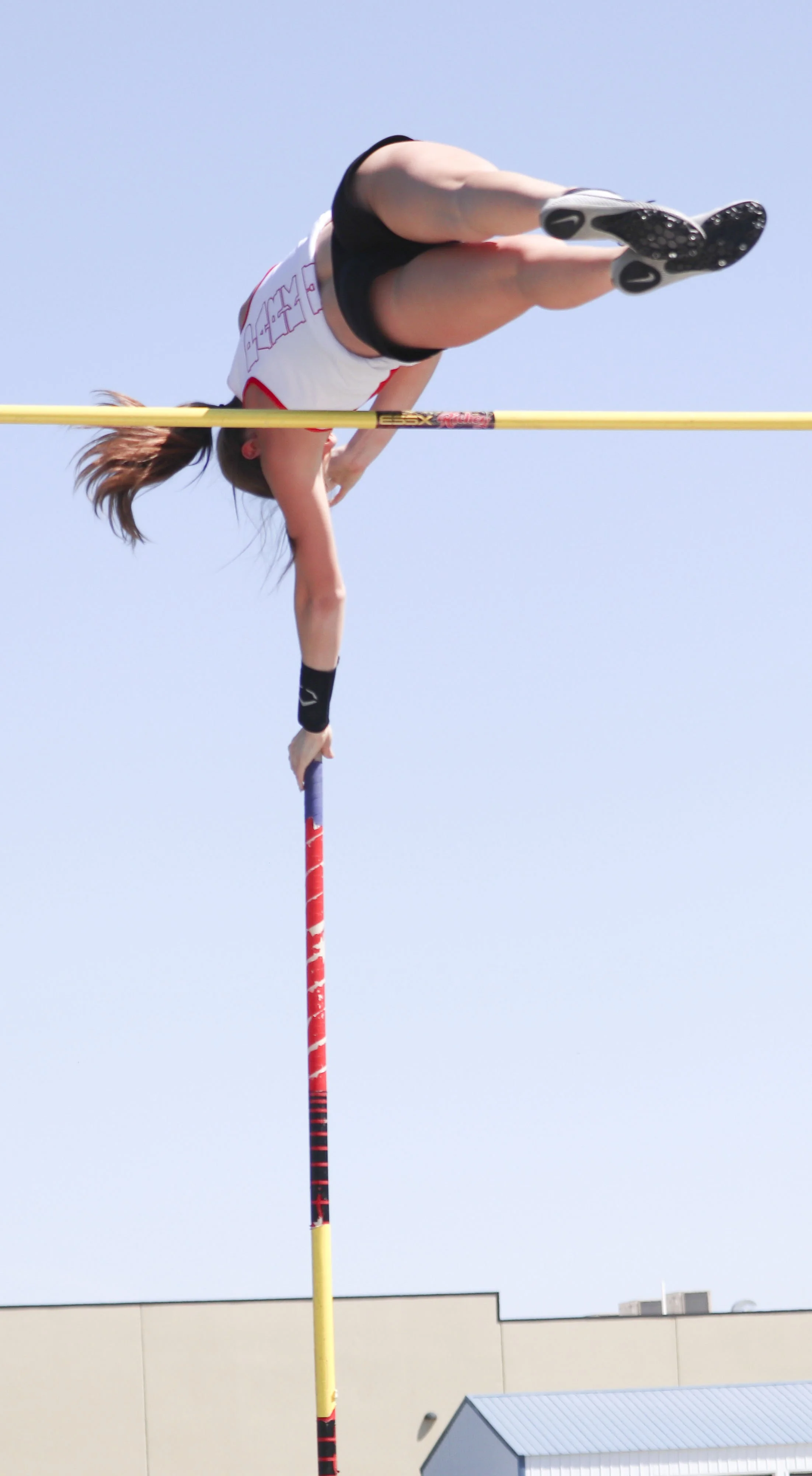 Lauren Carpenter pole vault_2.jpg
