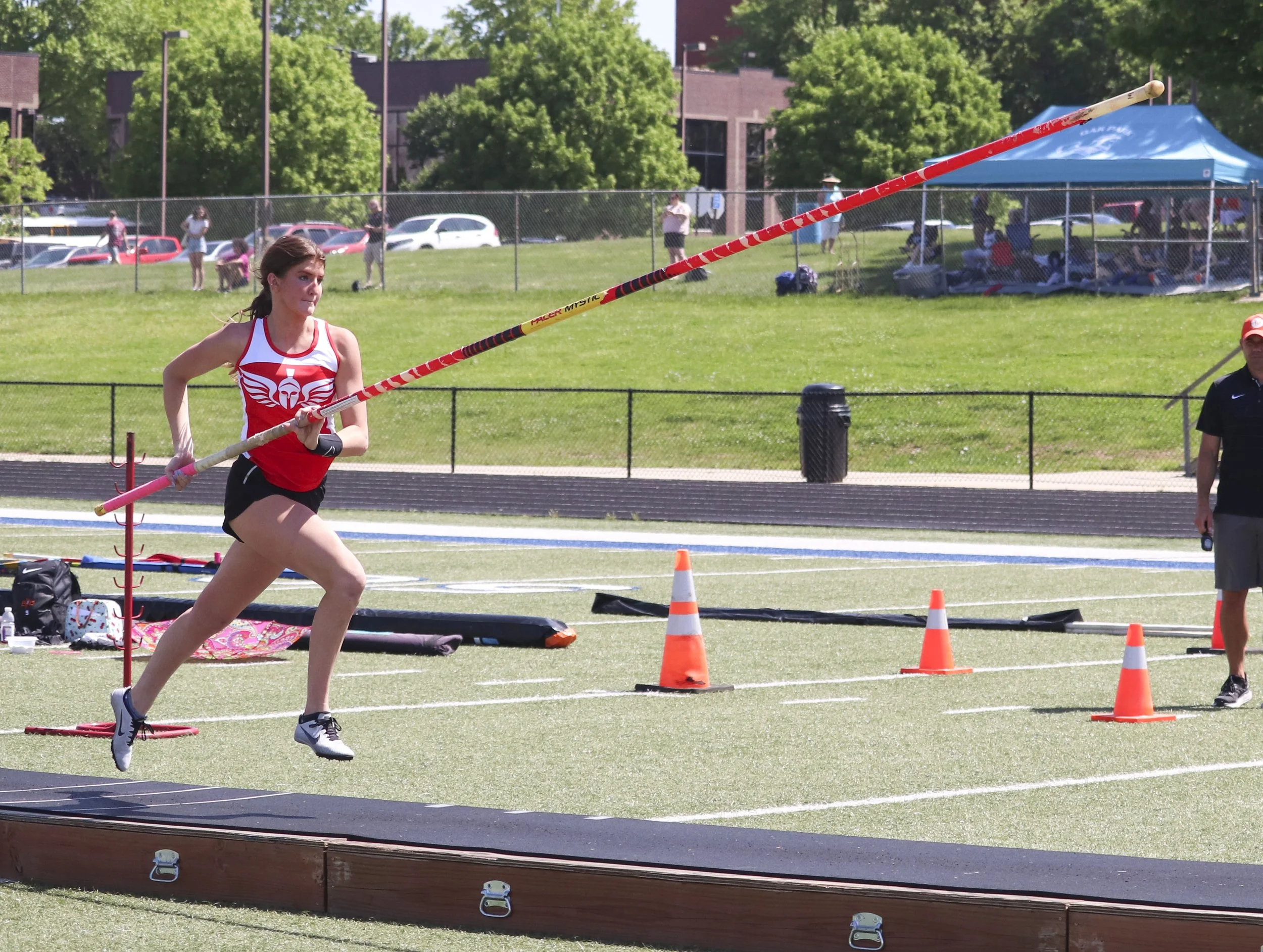Lauren Carpenter pole vault_4.jpg