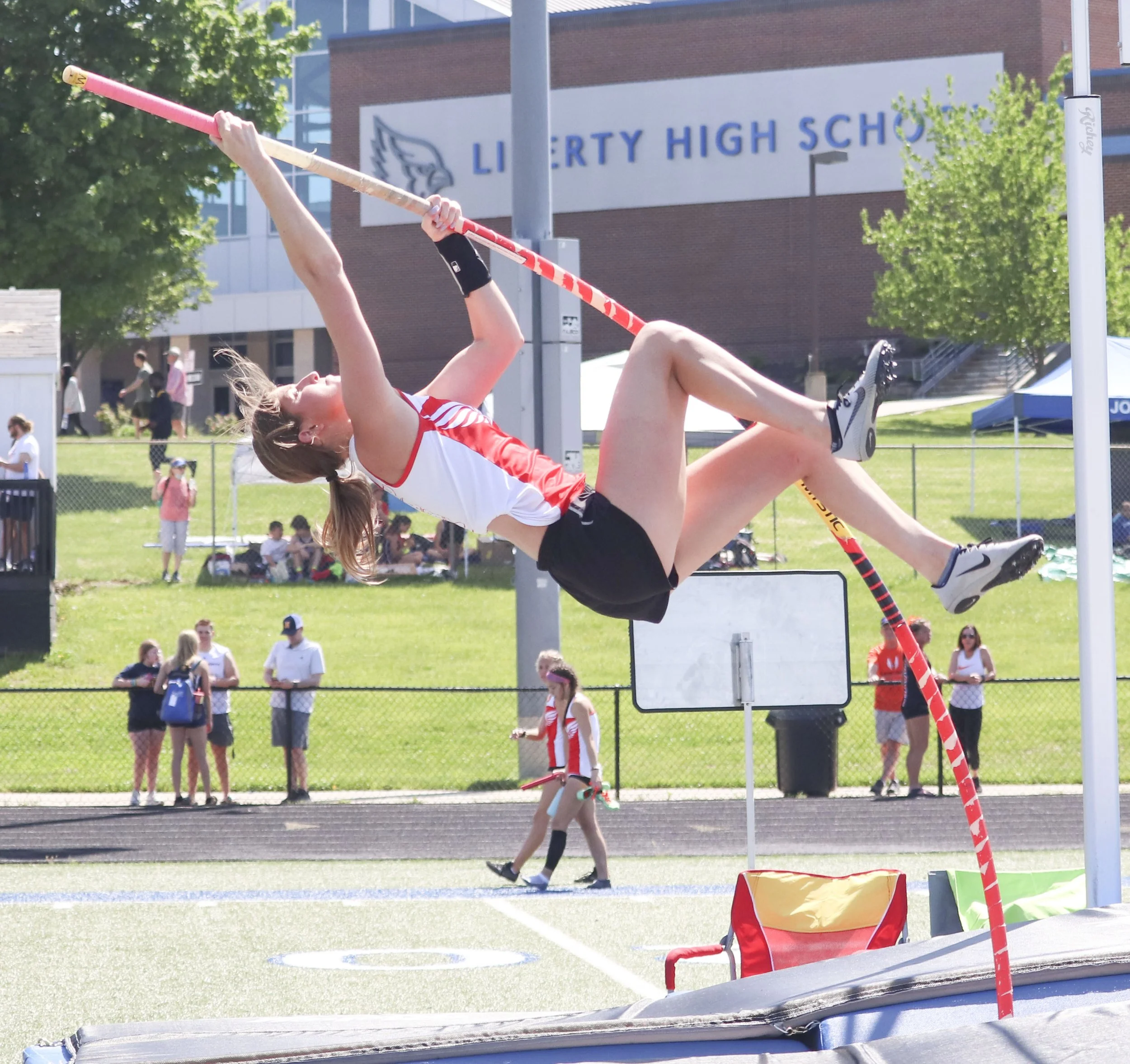 Lauren Carpenter pole vault_6.jpg