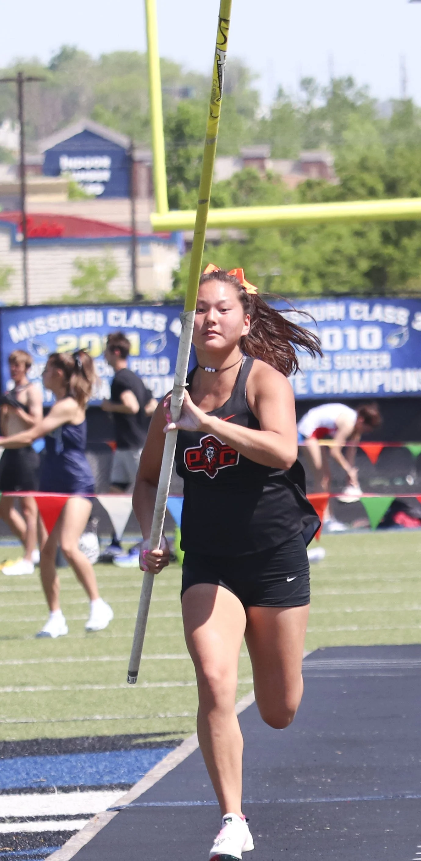 Maya Sullivan pole vault_1.jpg
