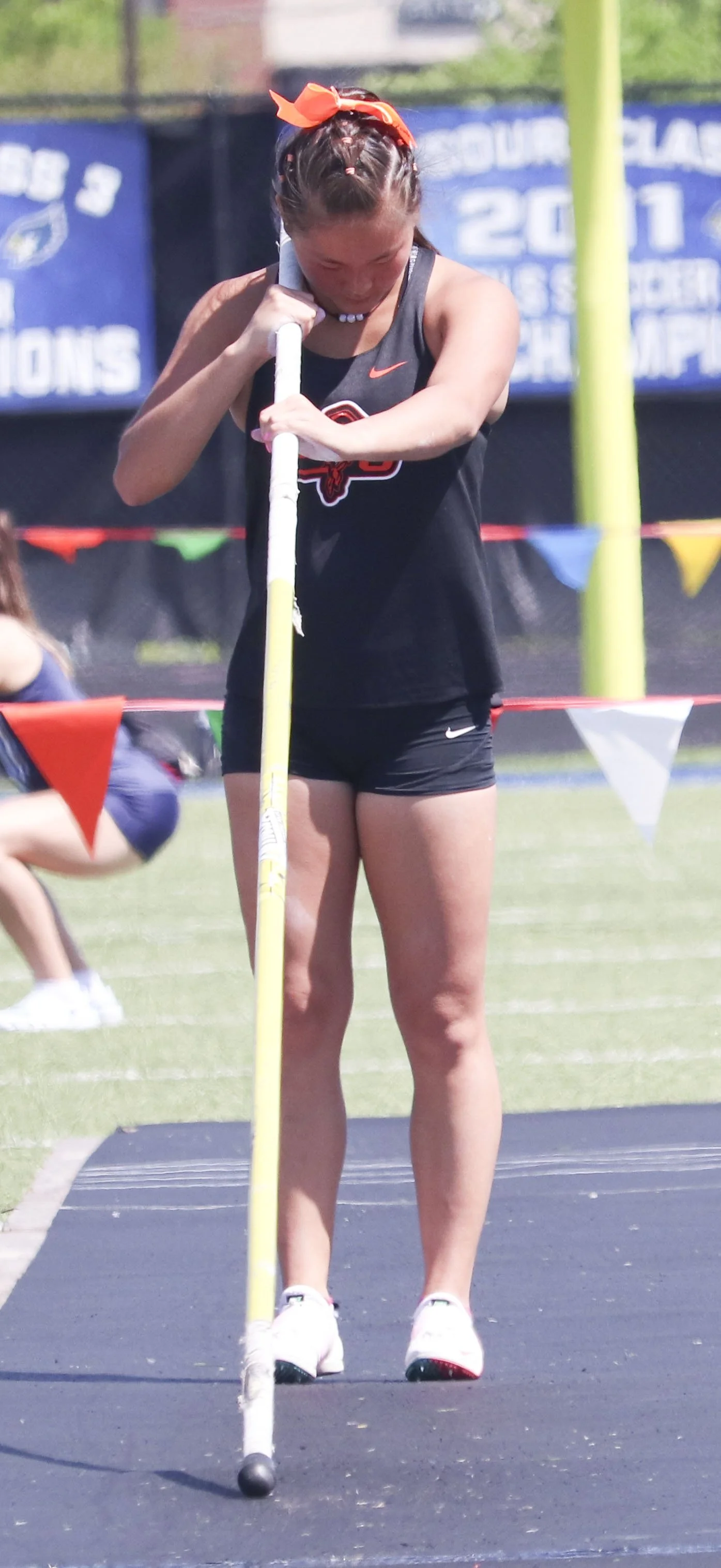 Maya Sullivan pole vault.jpg