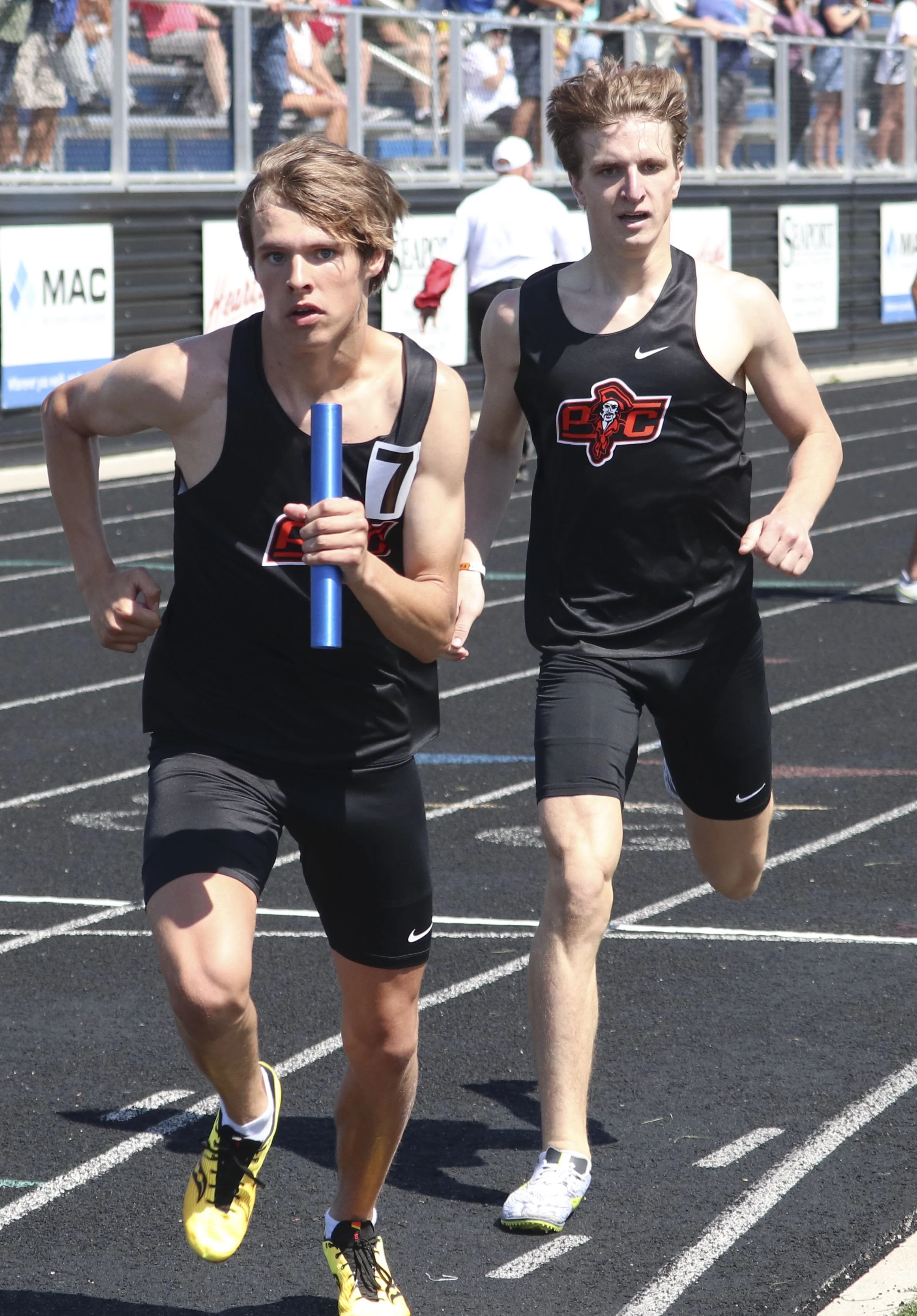 PC boys 4x800 final handoff_1.jpg