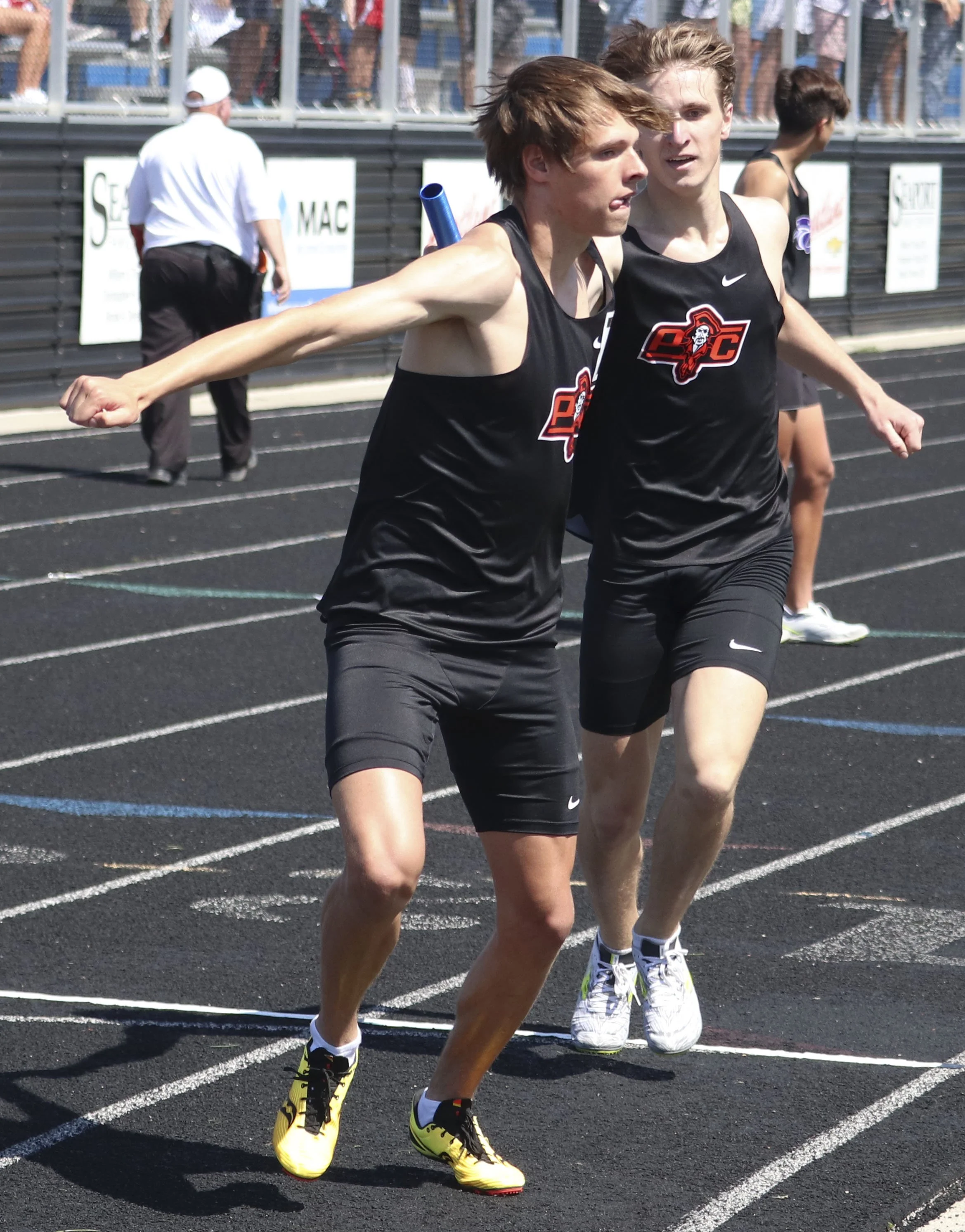 PC boys 4x800 final handoff.jpg