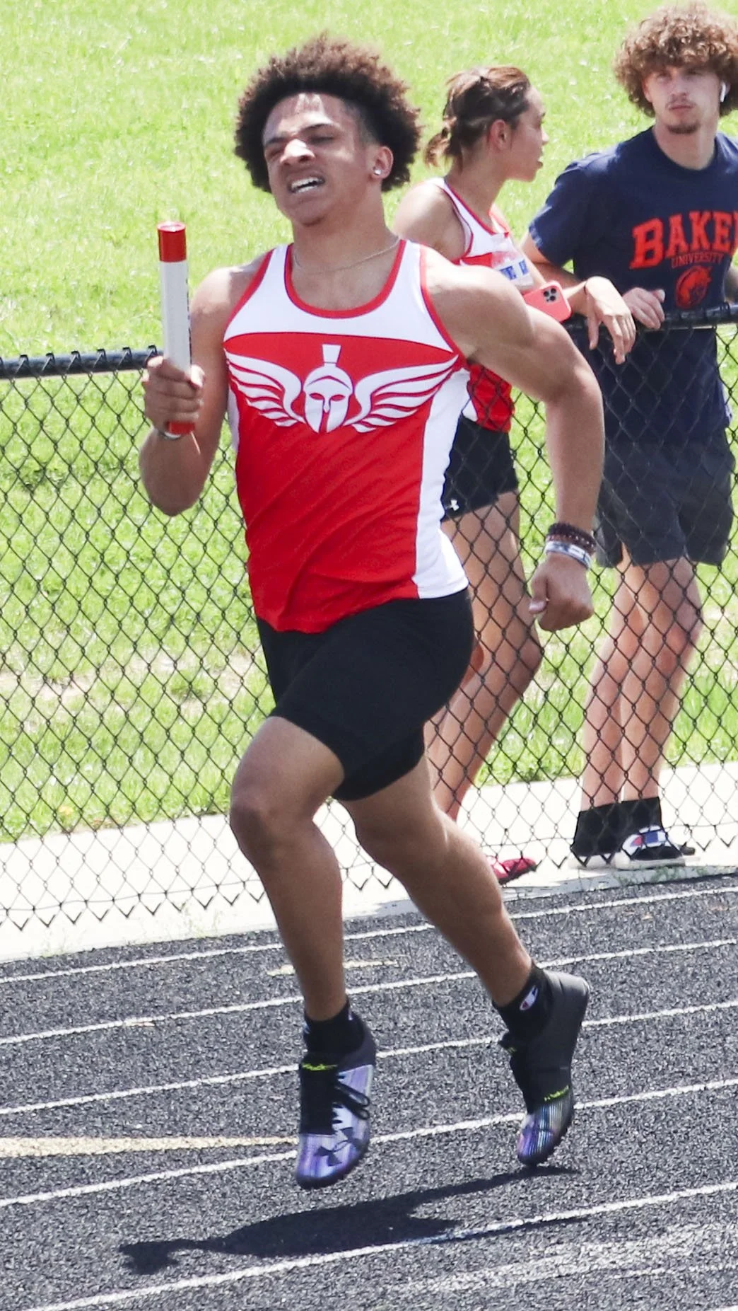 PH boys 4x200 lead leg_1.jpg