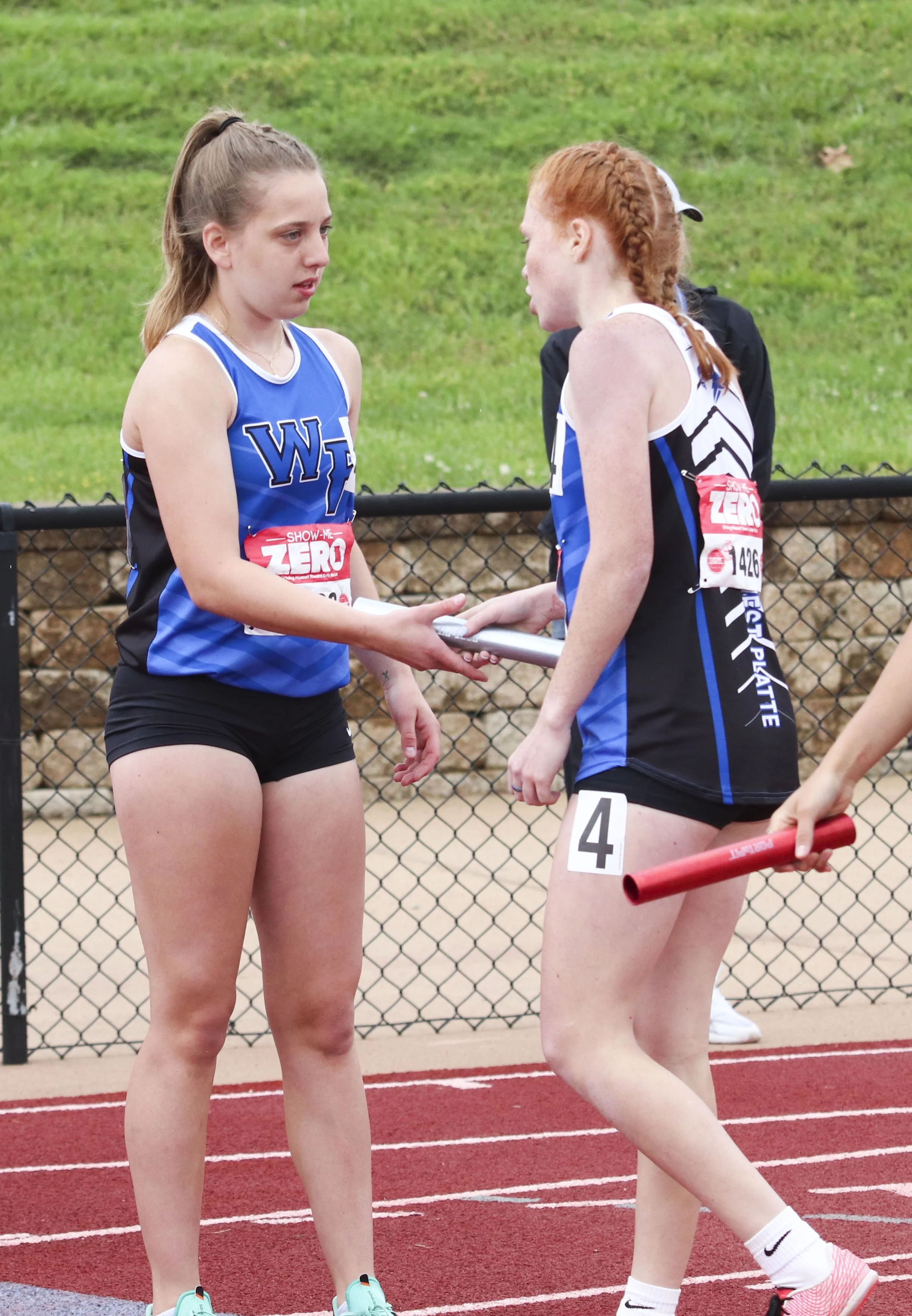 Girls 4x800 Reactions.jpg