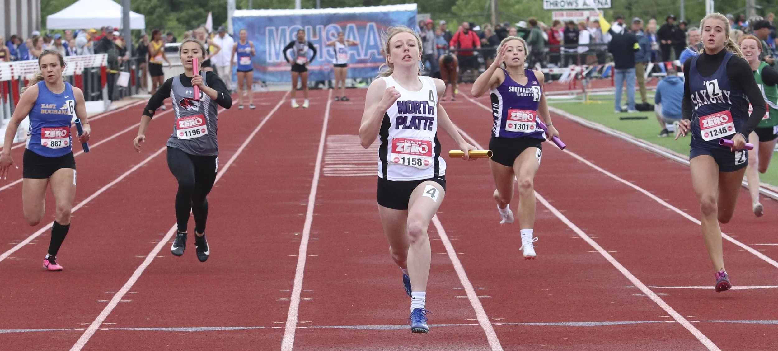NP girls 4x100 .jpg