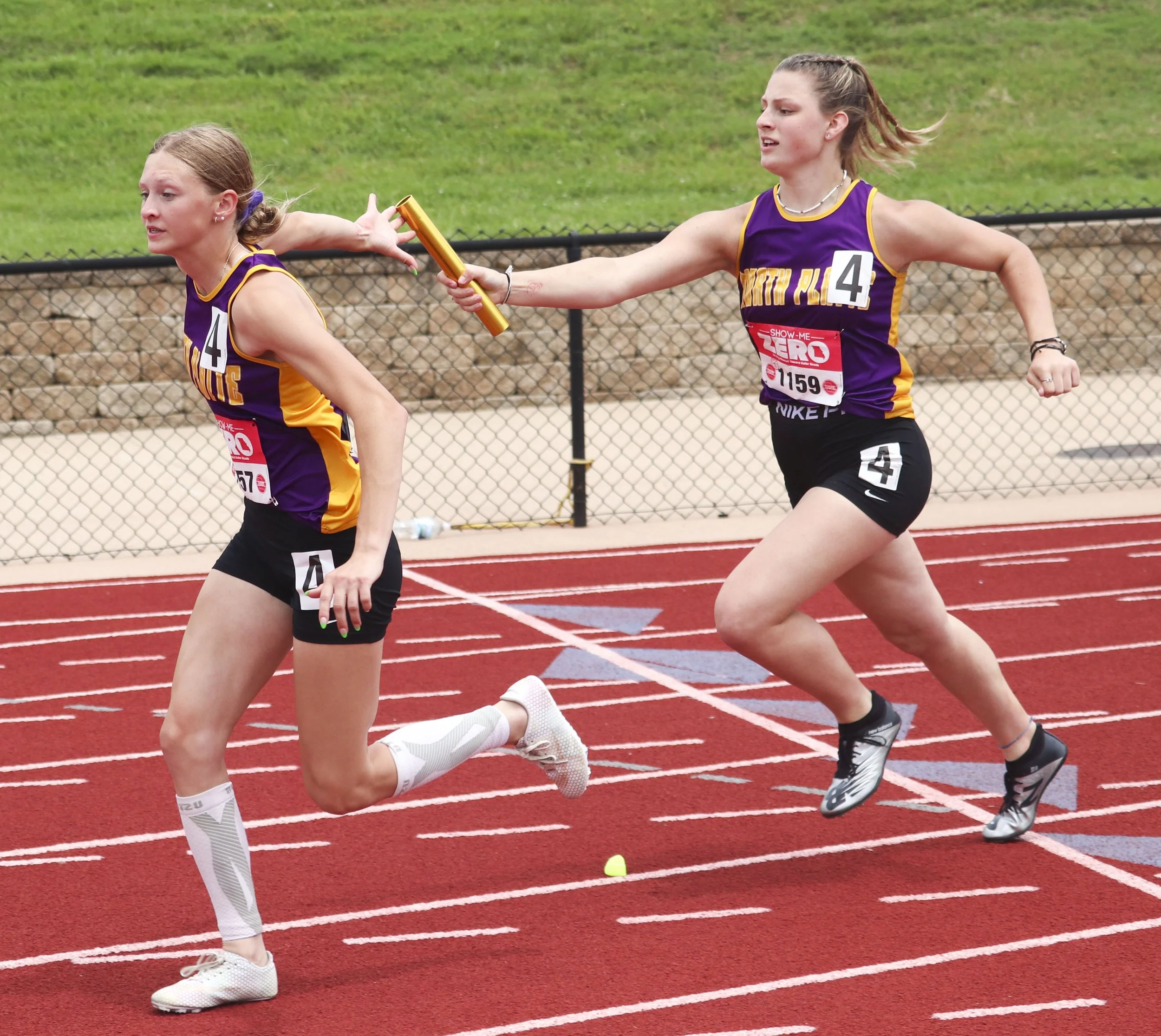 NP girls 4x200 prelim handoffs.jpg