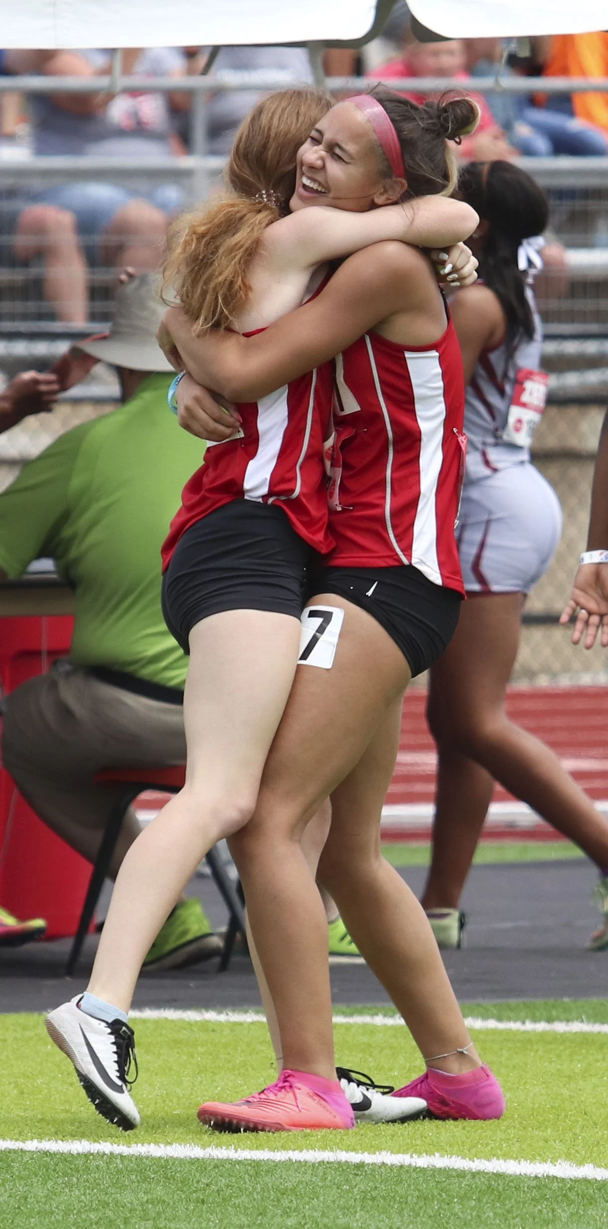 PH 4x100 girls celeb_3.jpg