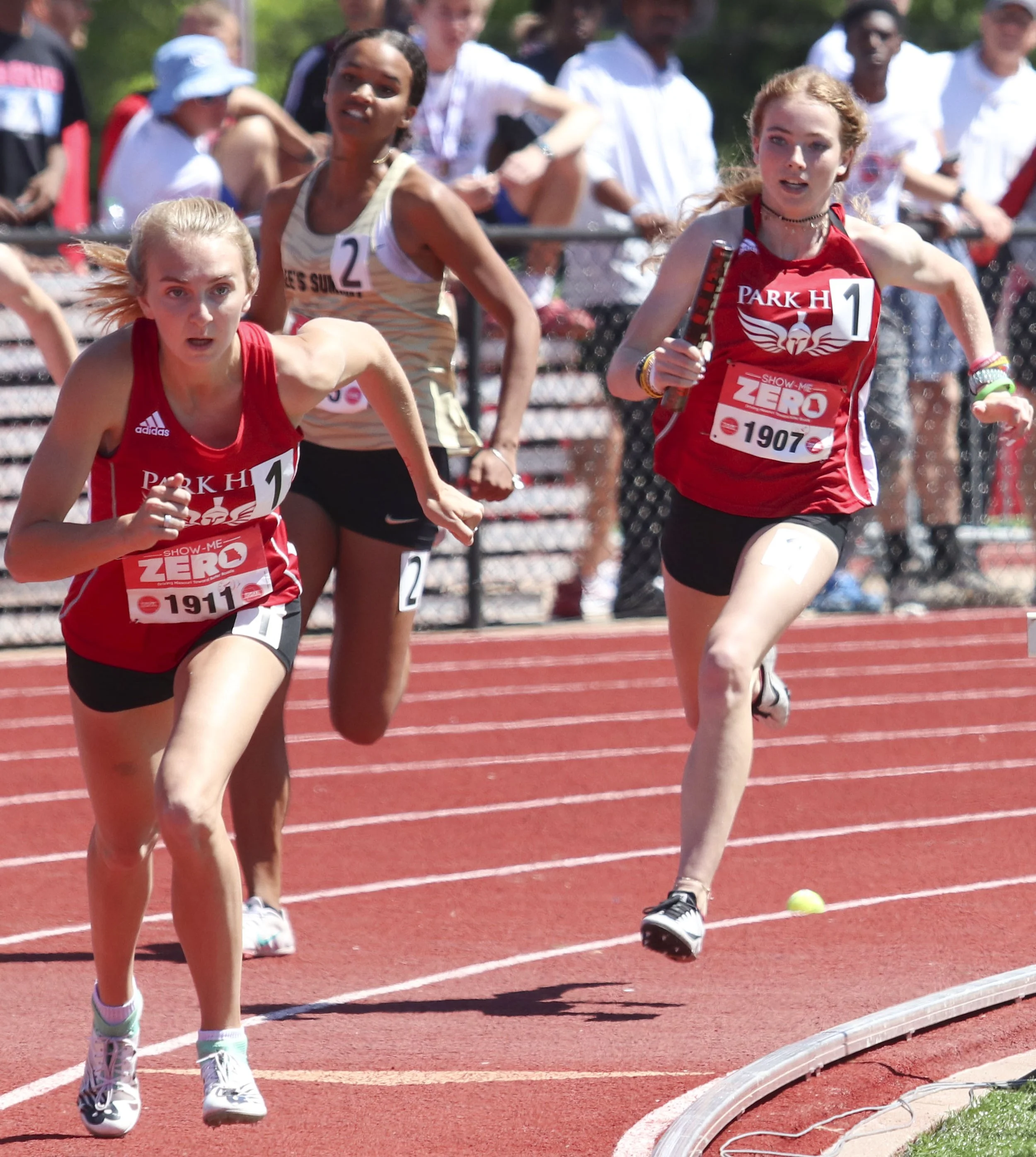PH Girls Relay handoff prelims.jpg