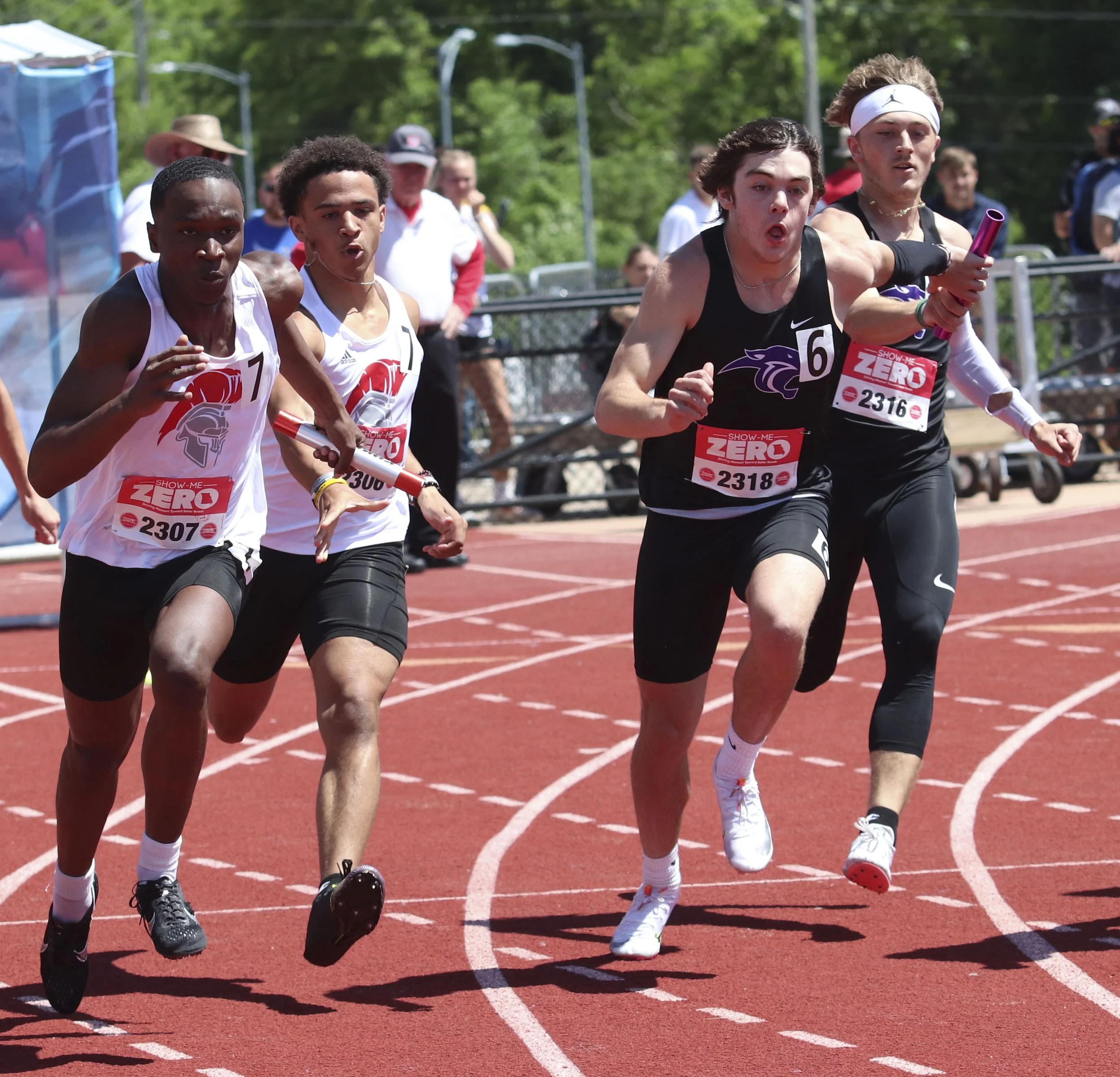 PH_PHS 4x100 handoff prelims_2.jpg