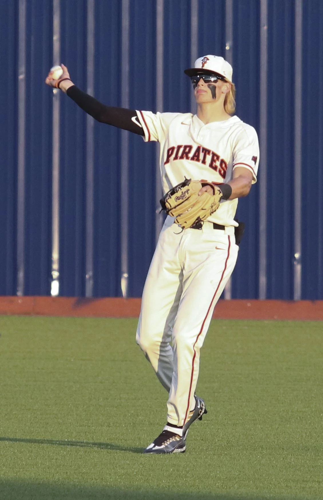 Dayne Wimberly fielding.jpg