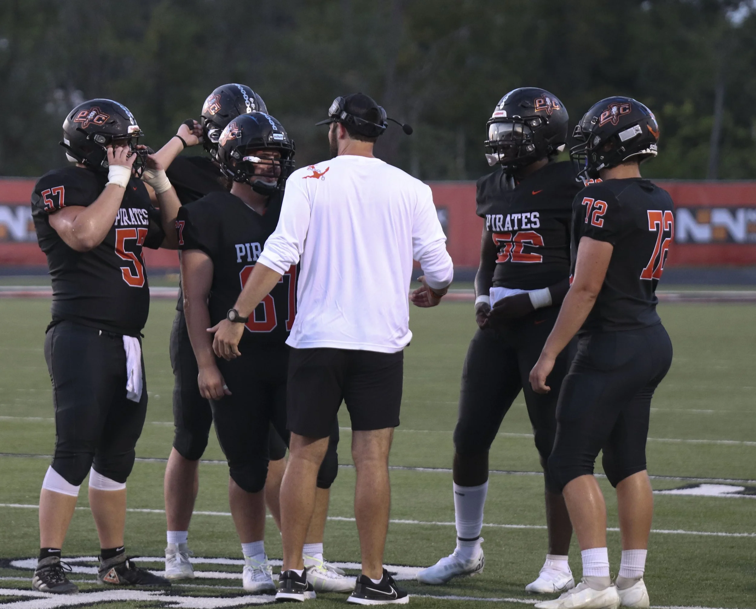 HUDDLE_2.jpg