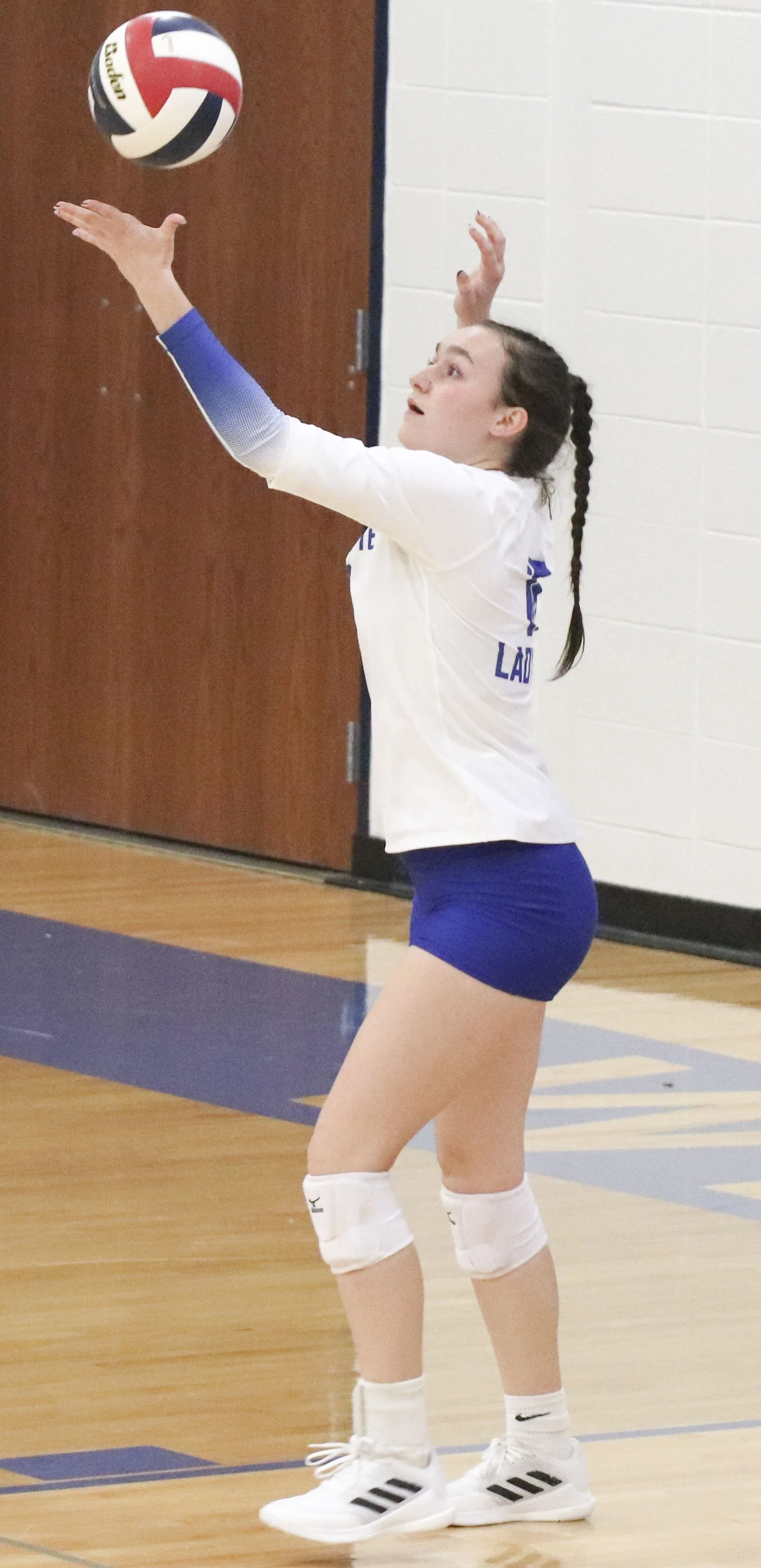 Libby Vandel serve.jpg