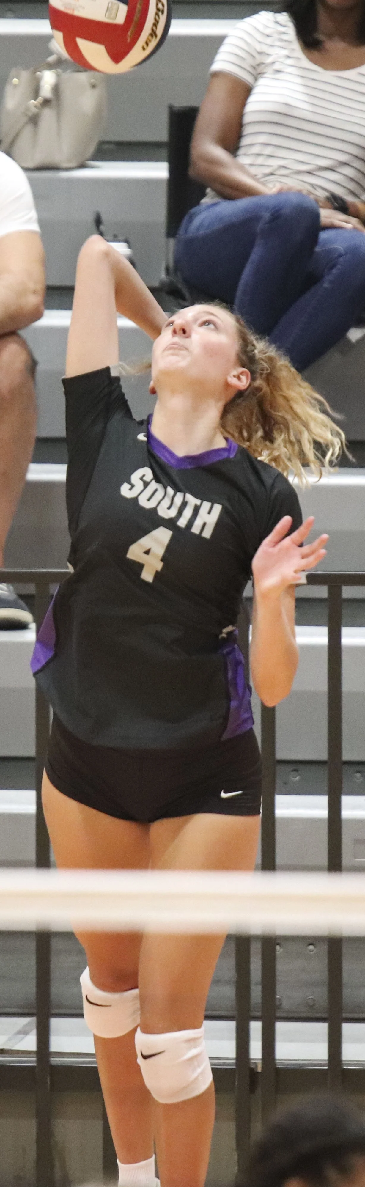 Caroline Wengler serve_1.jpg