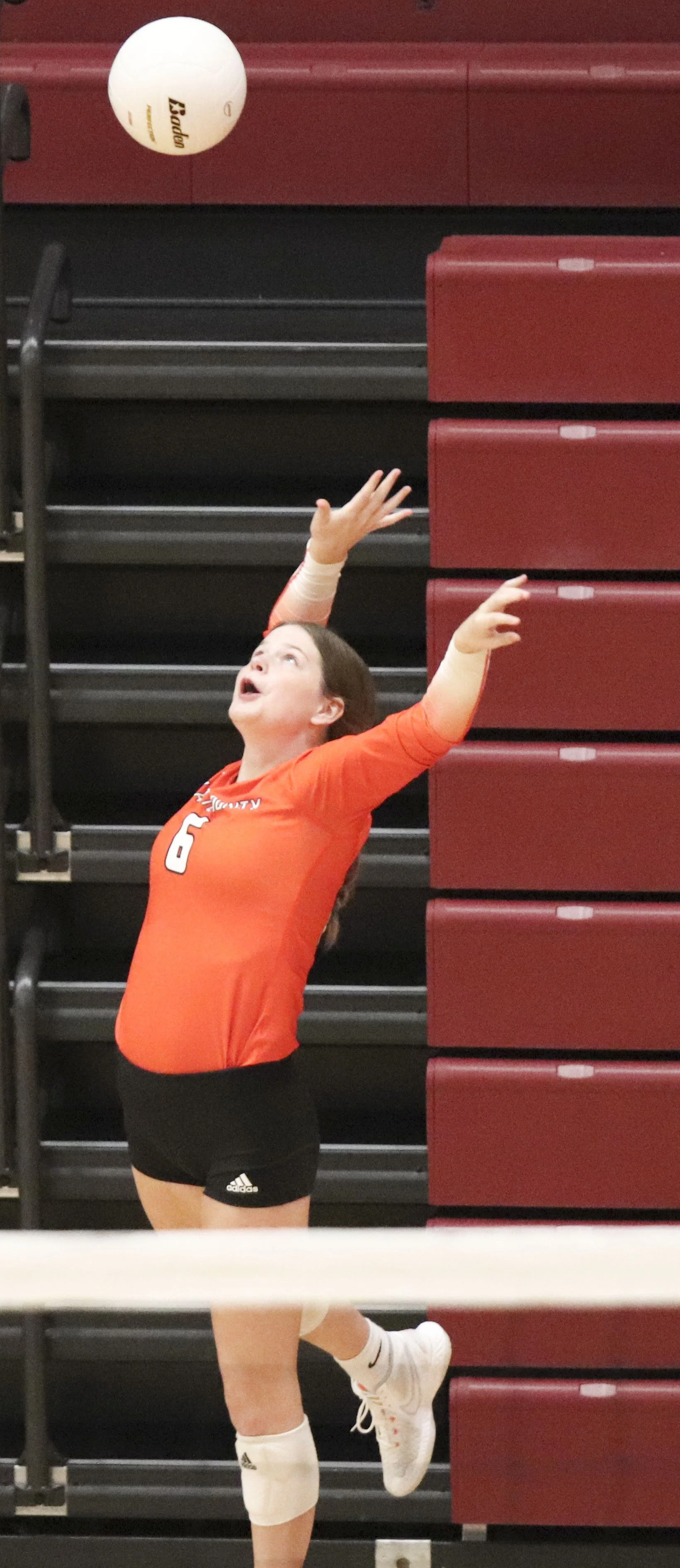 Jenna Wheeler serve.jpg