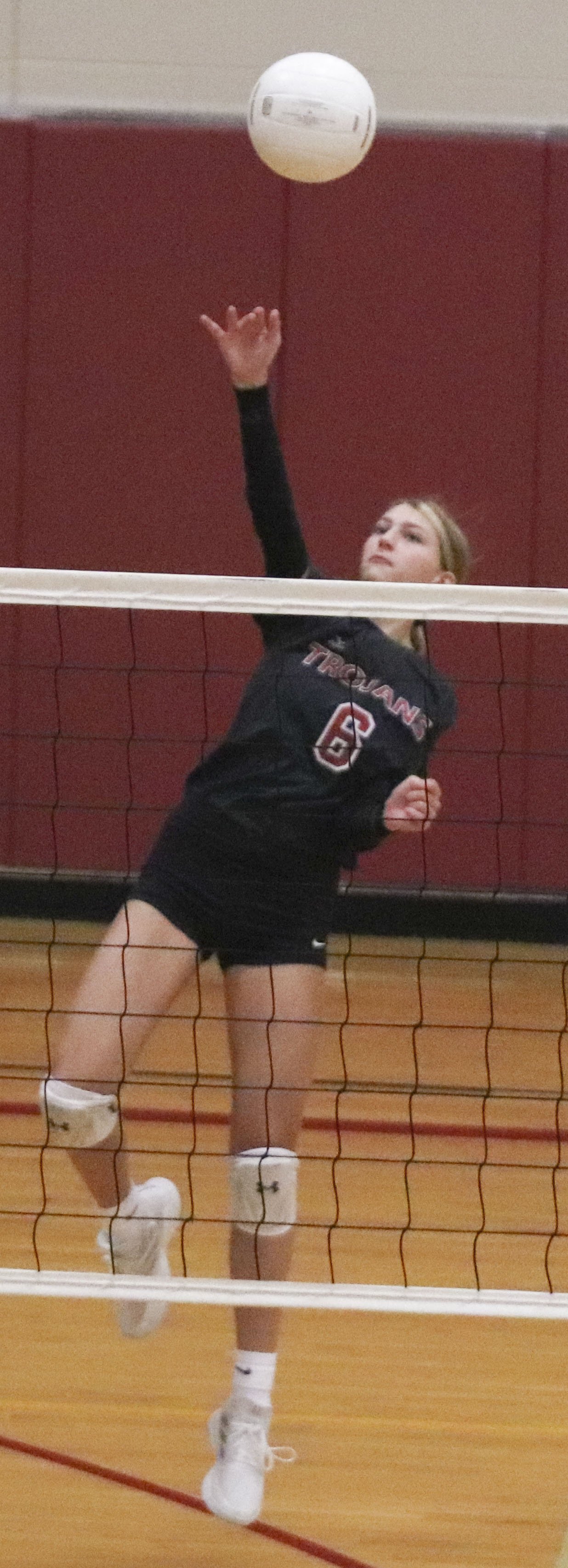 Devin Hoover spike_1.jpg