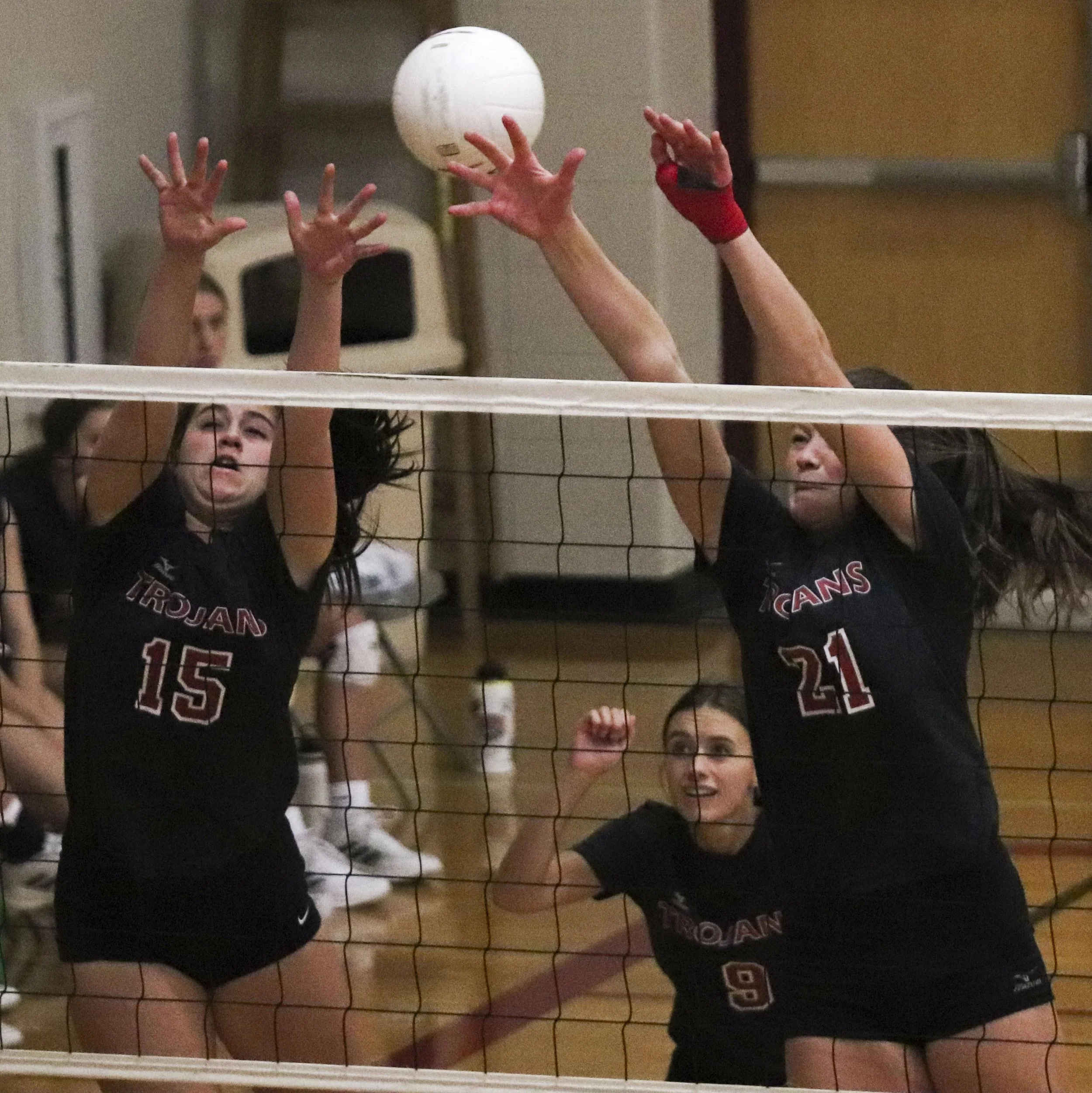 Layni Grego_Katelynn Younog block try.jpg
