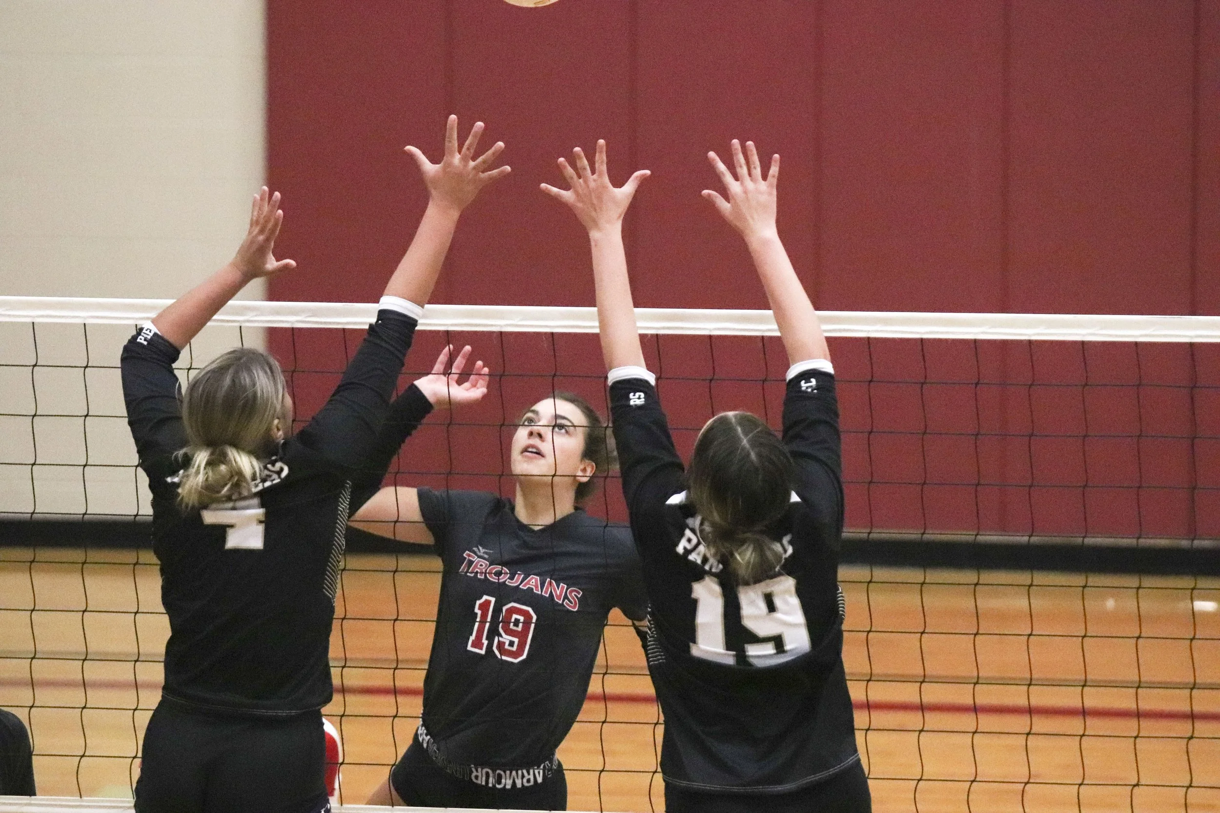 Shaye Koski spike_1.jpg