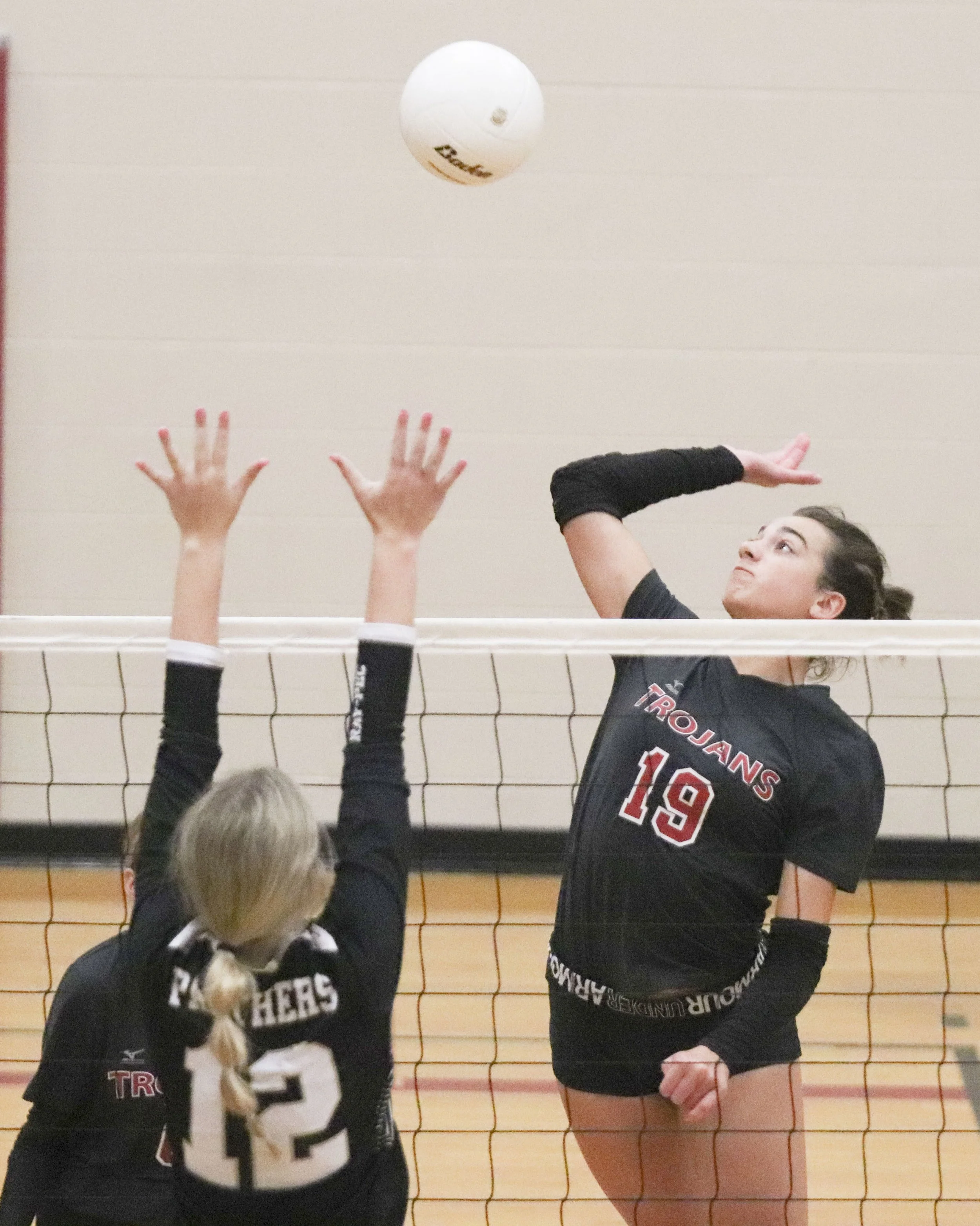 Shaye Koski spike_4.jpg