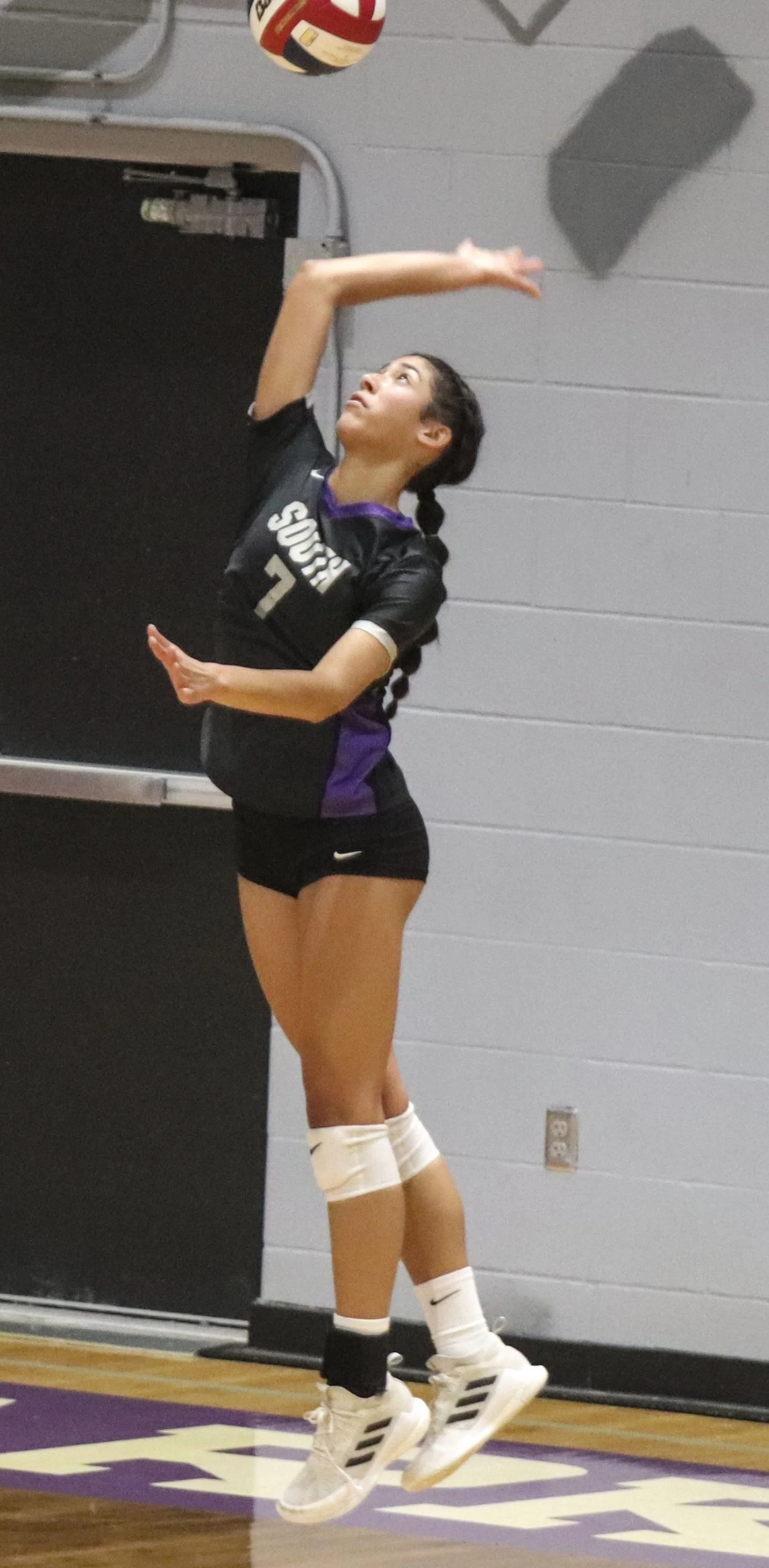 7 serve.jpg