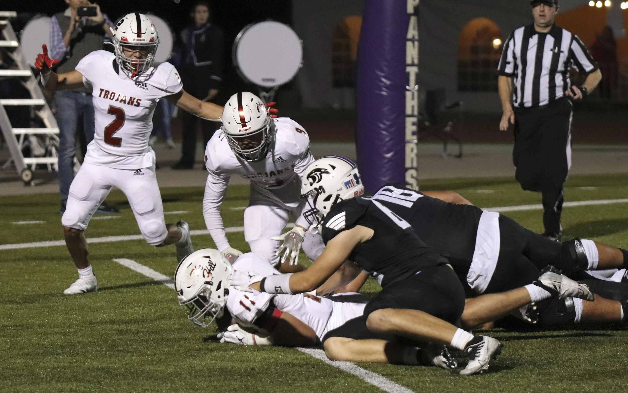 Teague Wachter fumble recovery.jpg