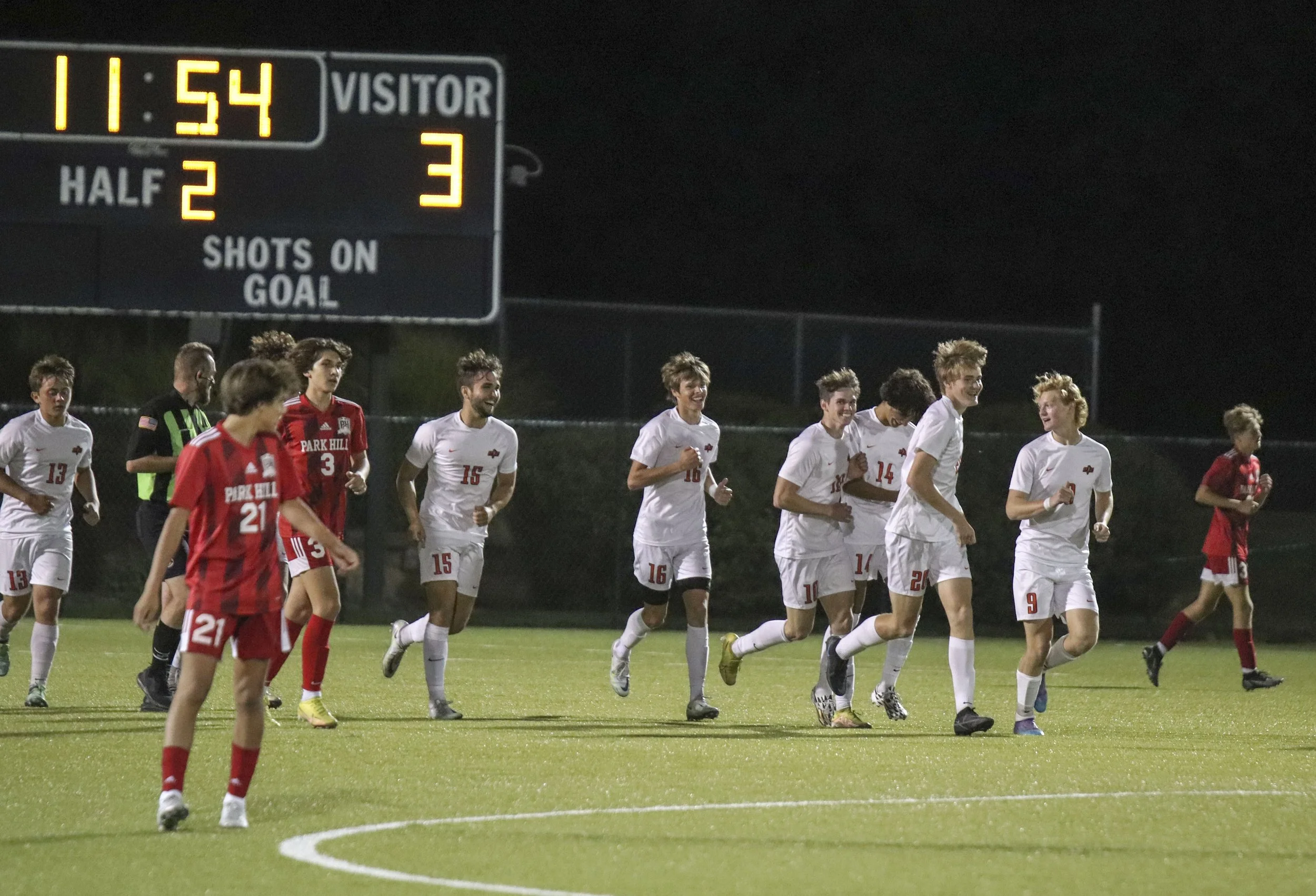 Aaaron Cordova bow after third goal_3.jpg