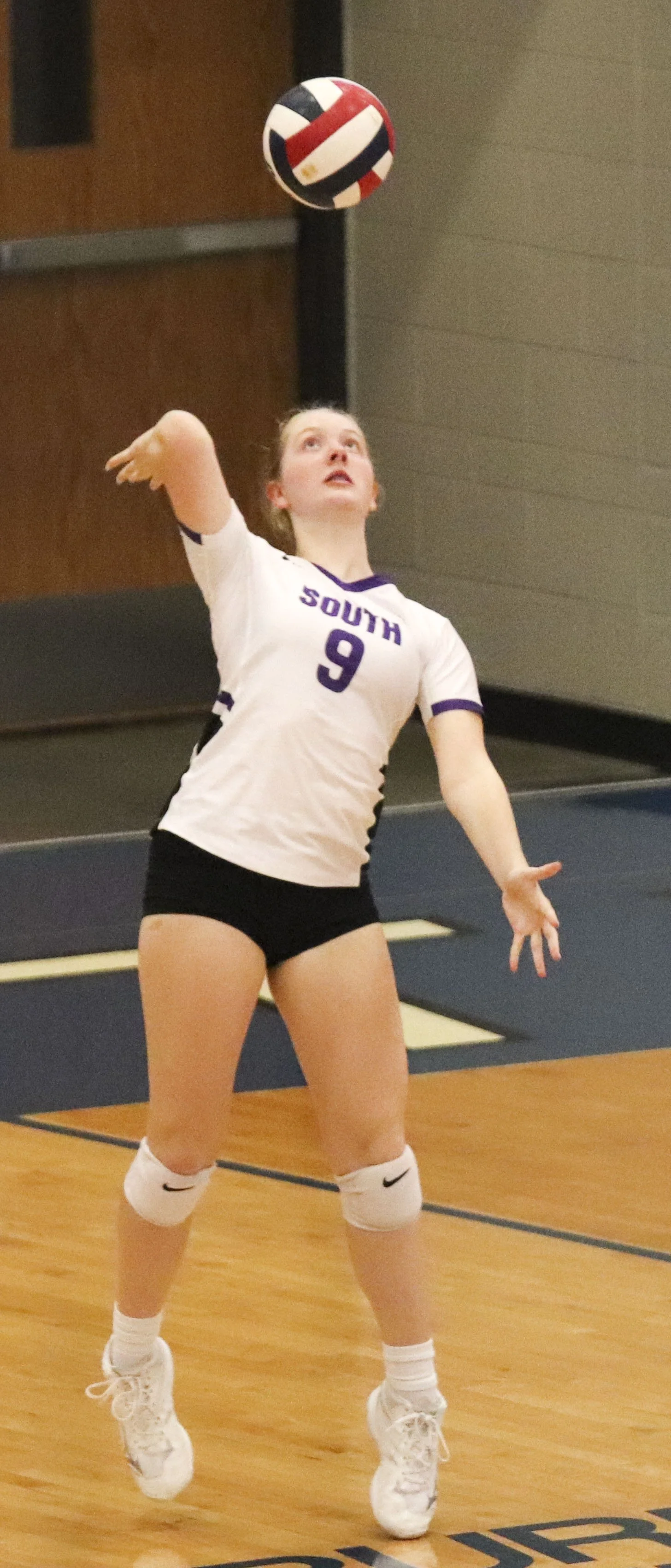Emma Kimbrel serve.jpg