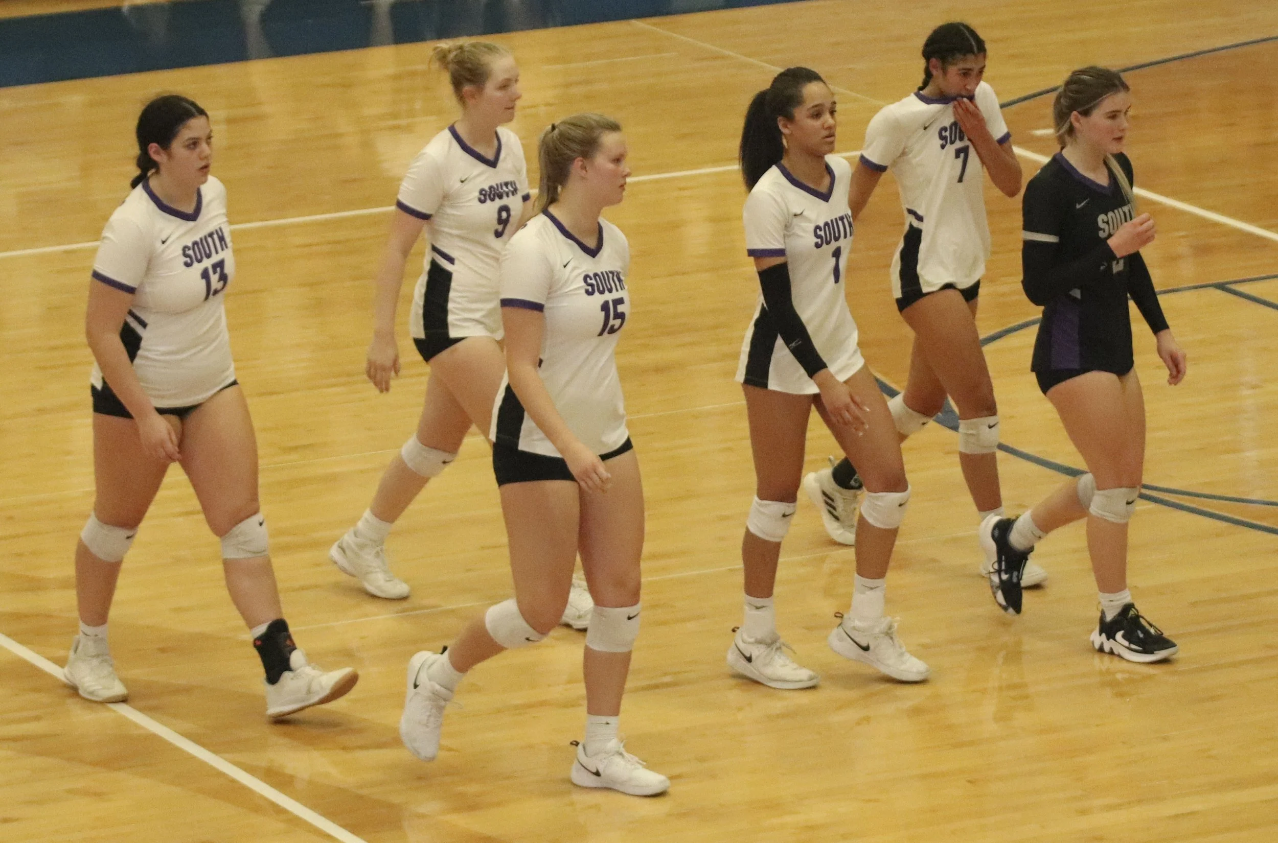 walking off after losing set 2_1.jpg