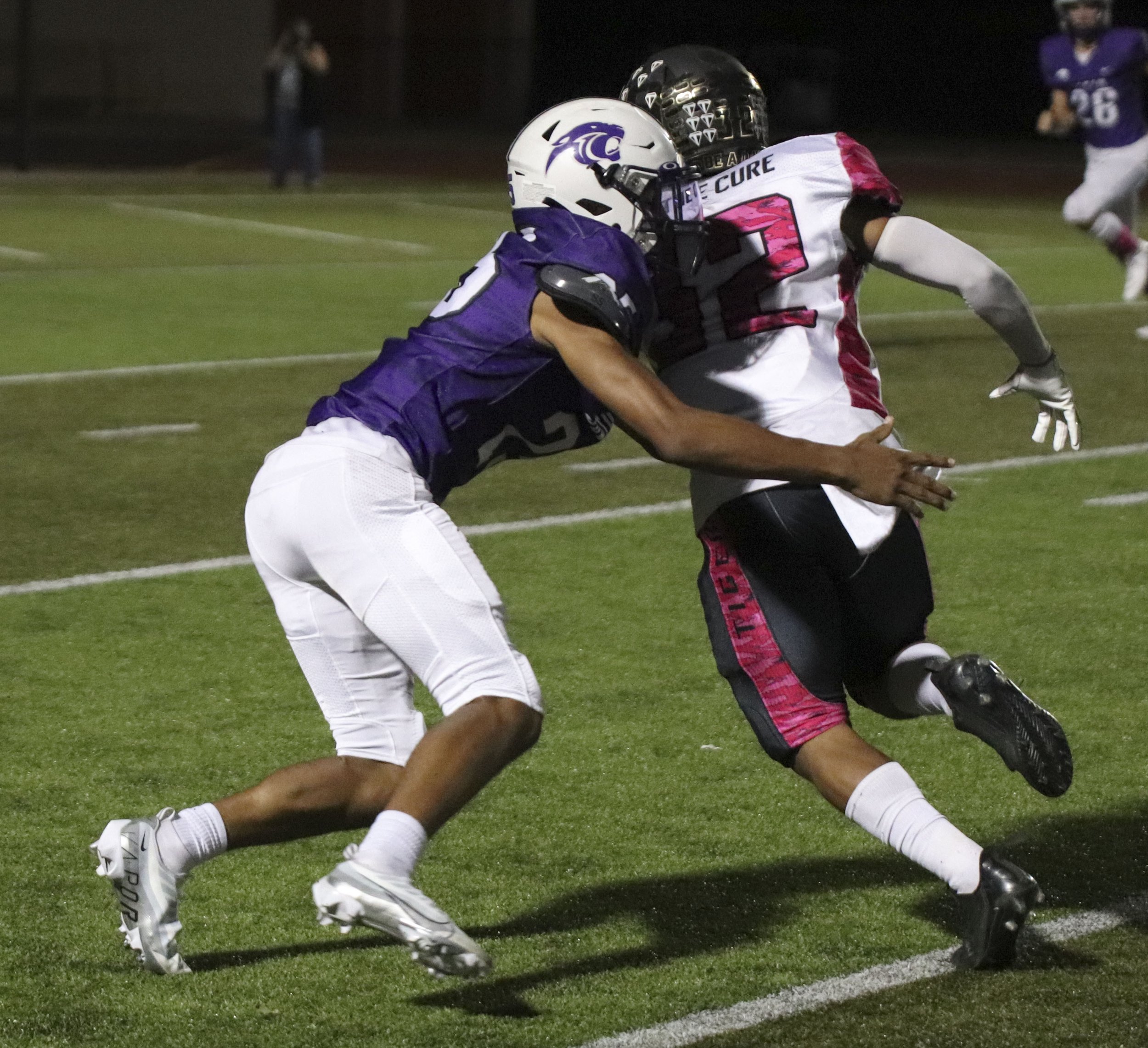 Noah Wasington tackle.jpg