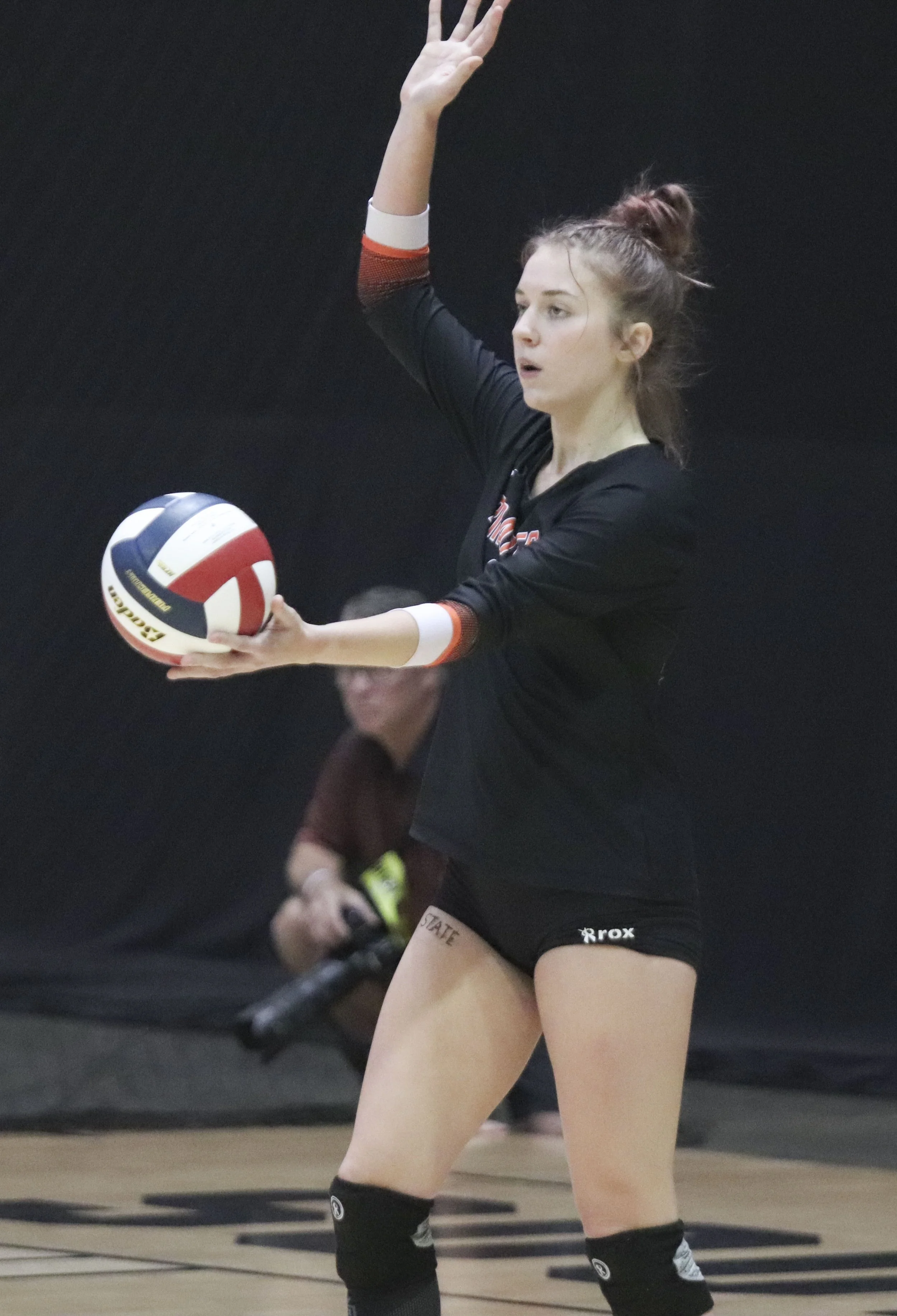 Emma Harned serve.jpg