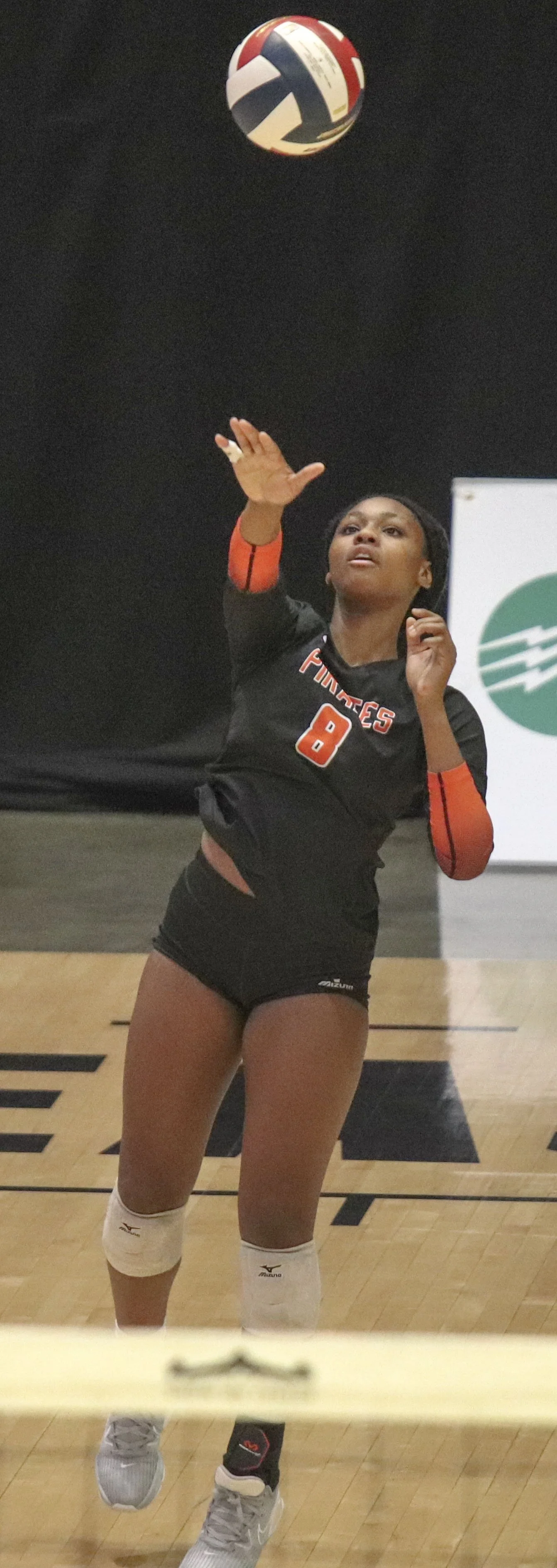 Tatianna Murray serve.jpg