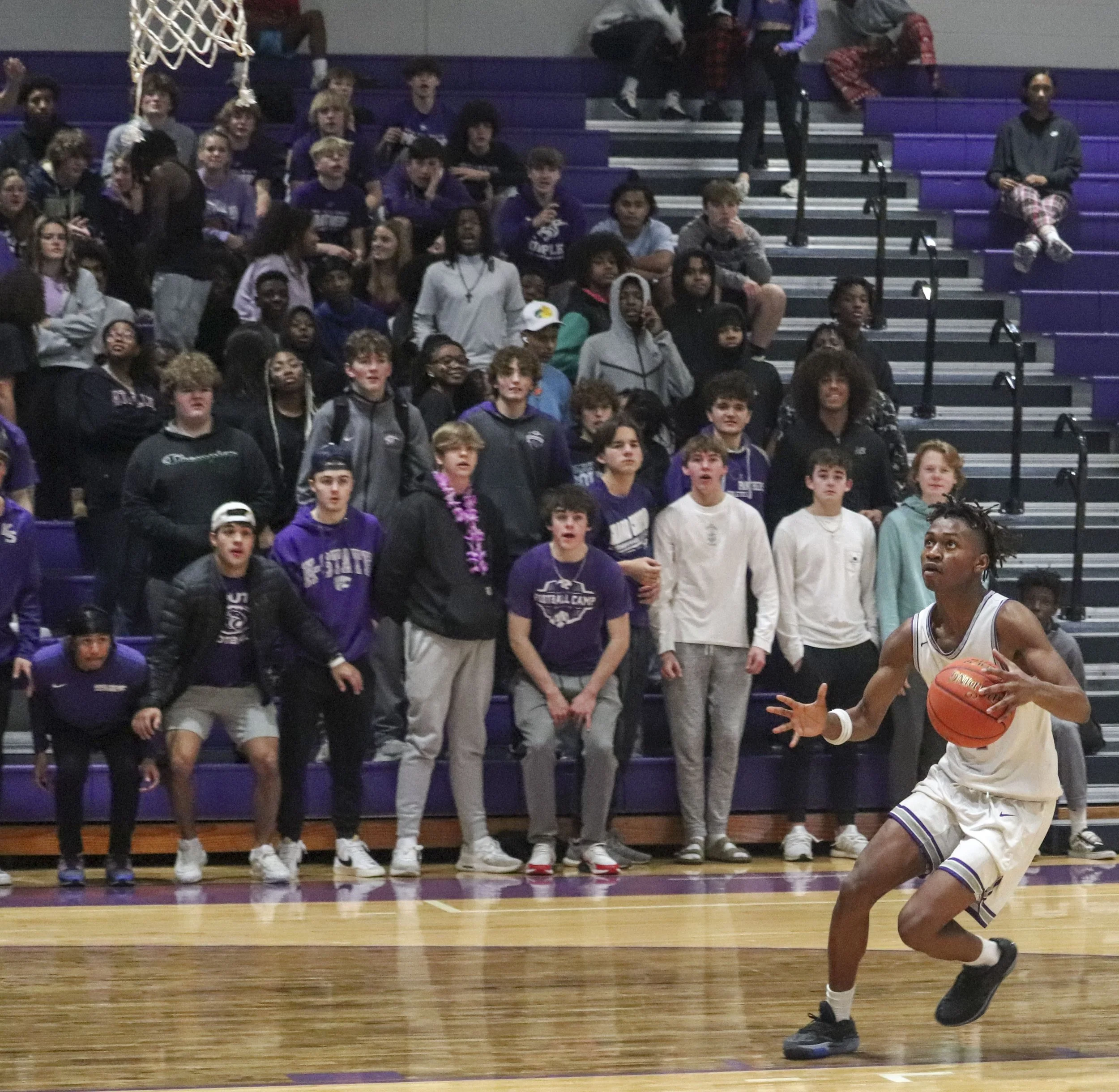 Daman Stacker dunk.jpg