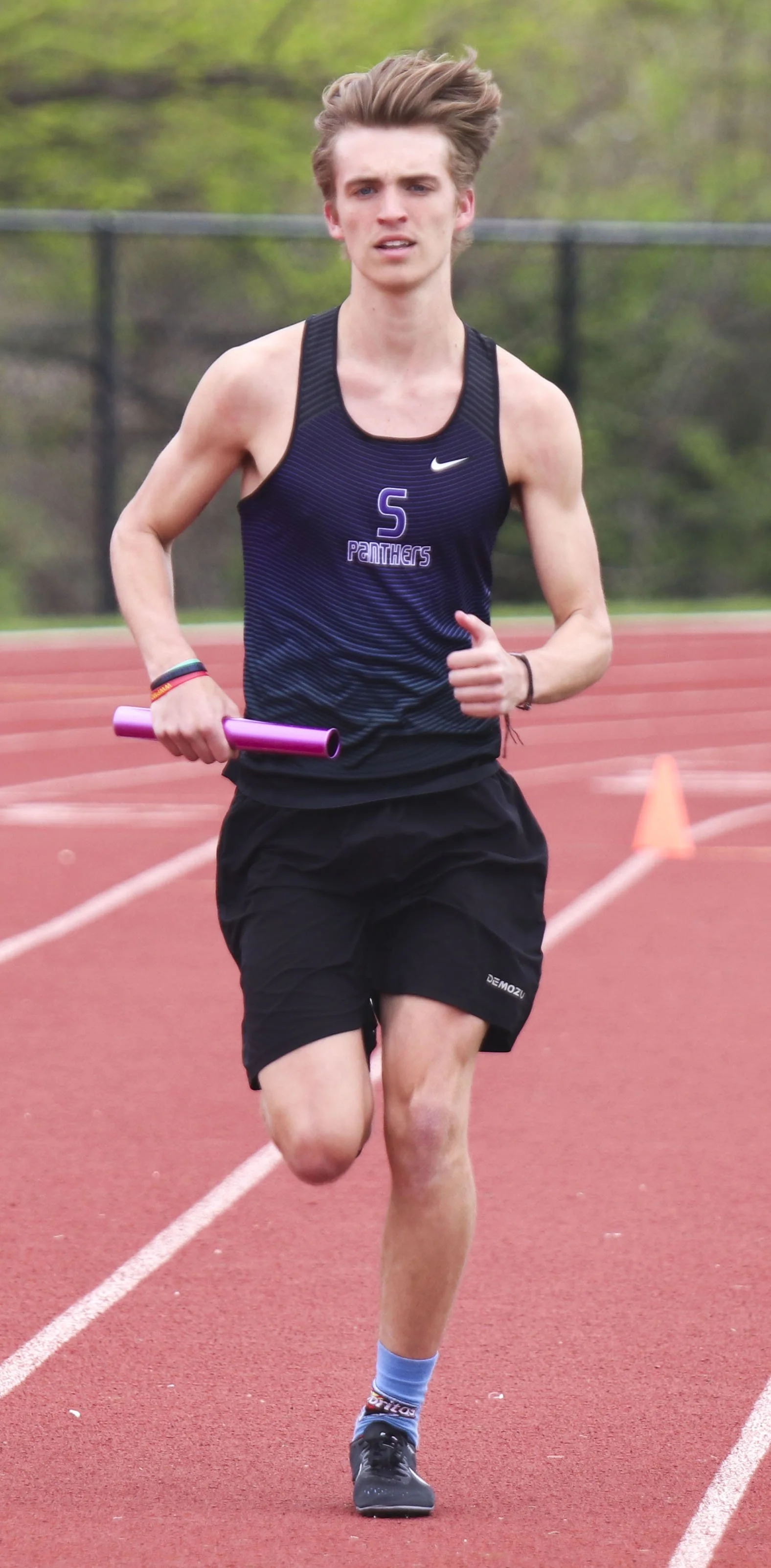 4x800 third leg phs.jpg