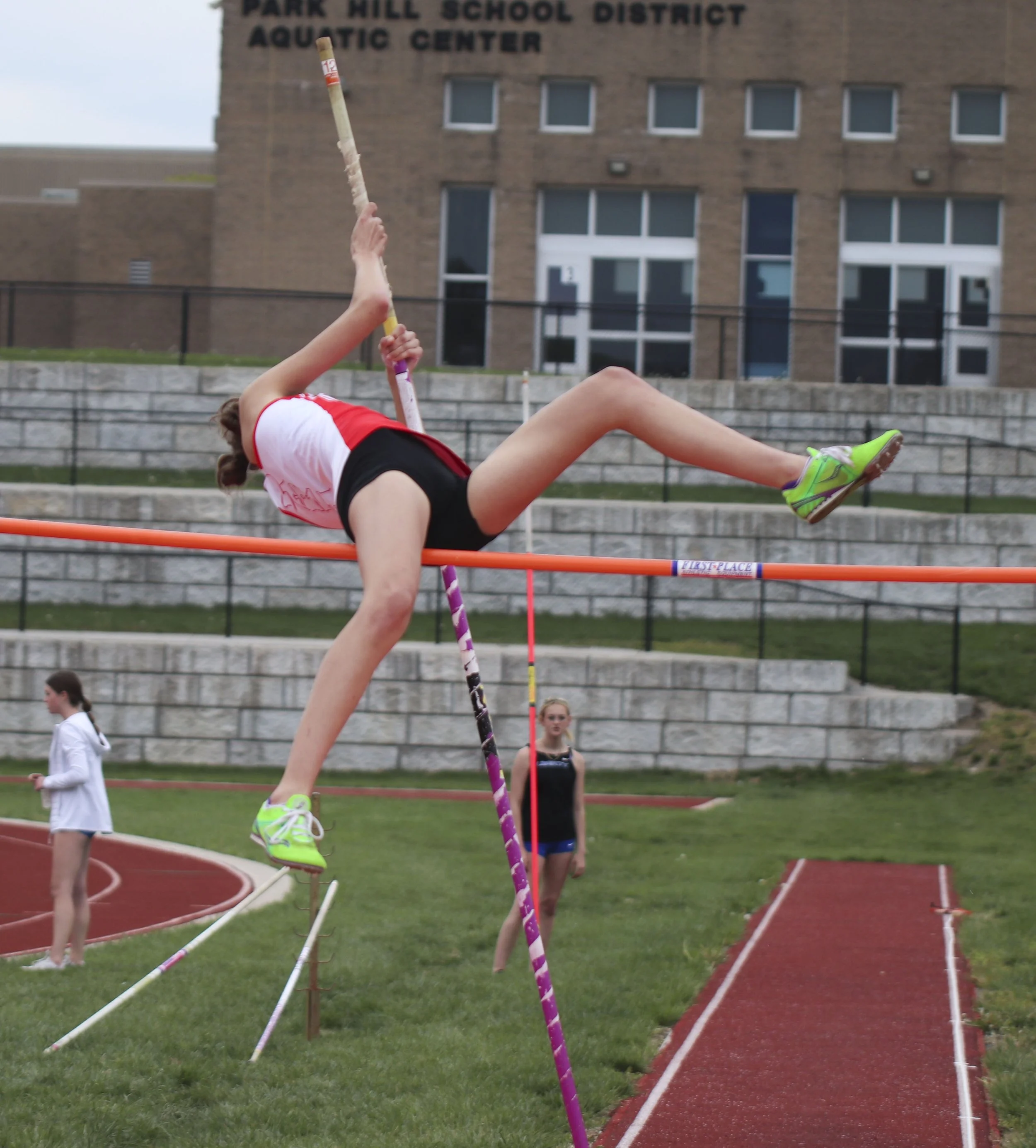 Riley Wells pole vault_3.jpg