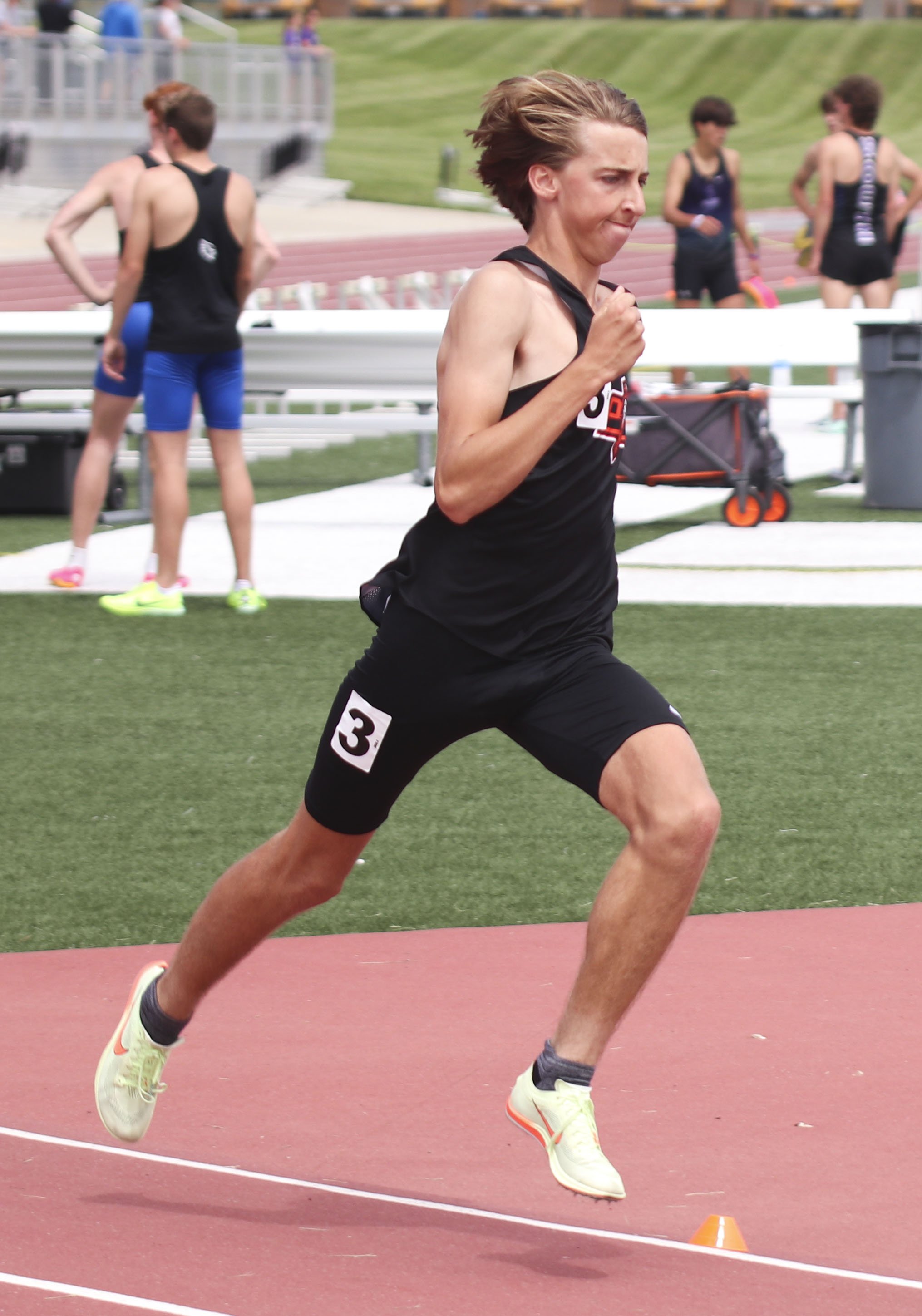 Boys 4x800 Andrew Early_1.jpg