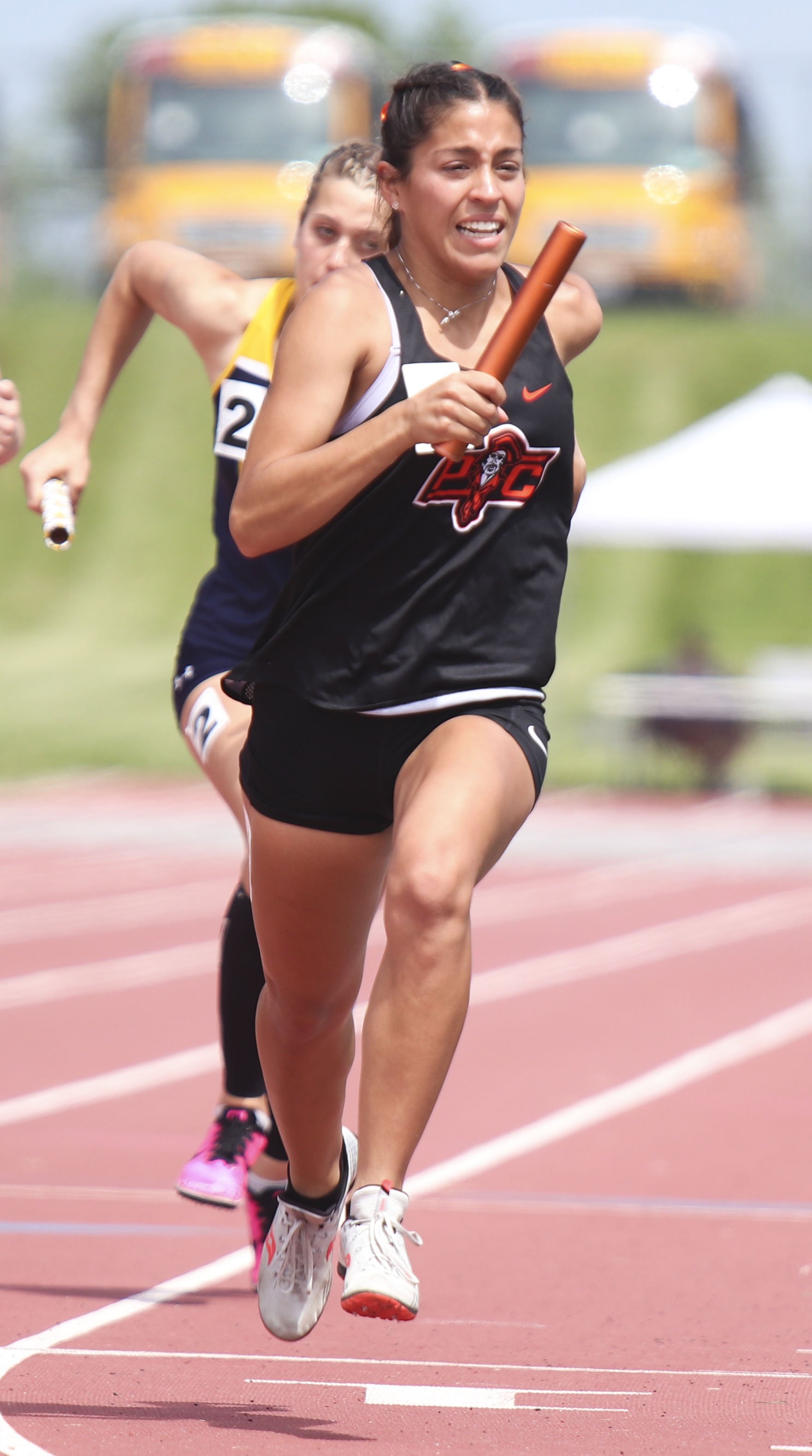 Girls 4x800 Carmen.jpg