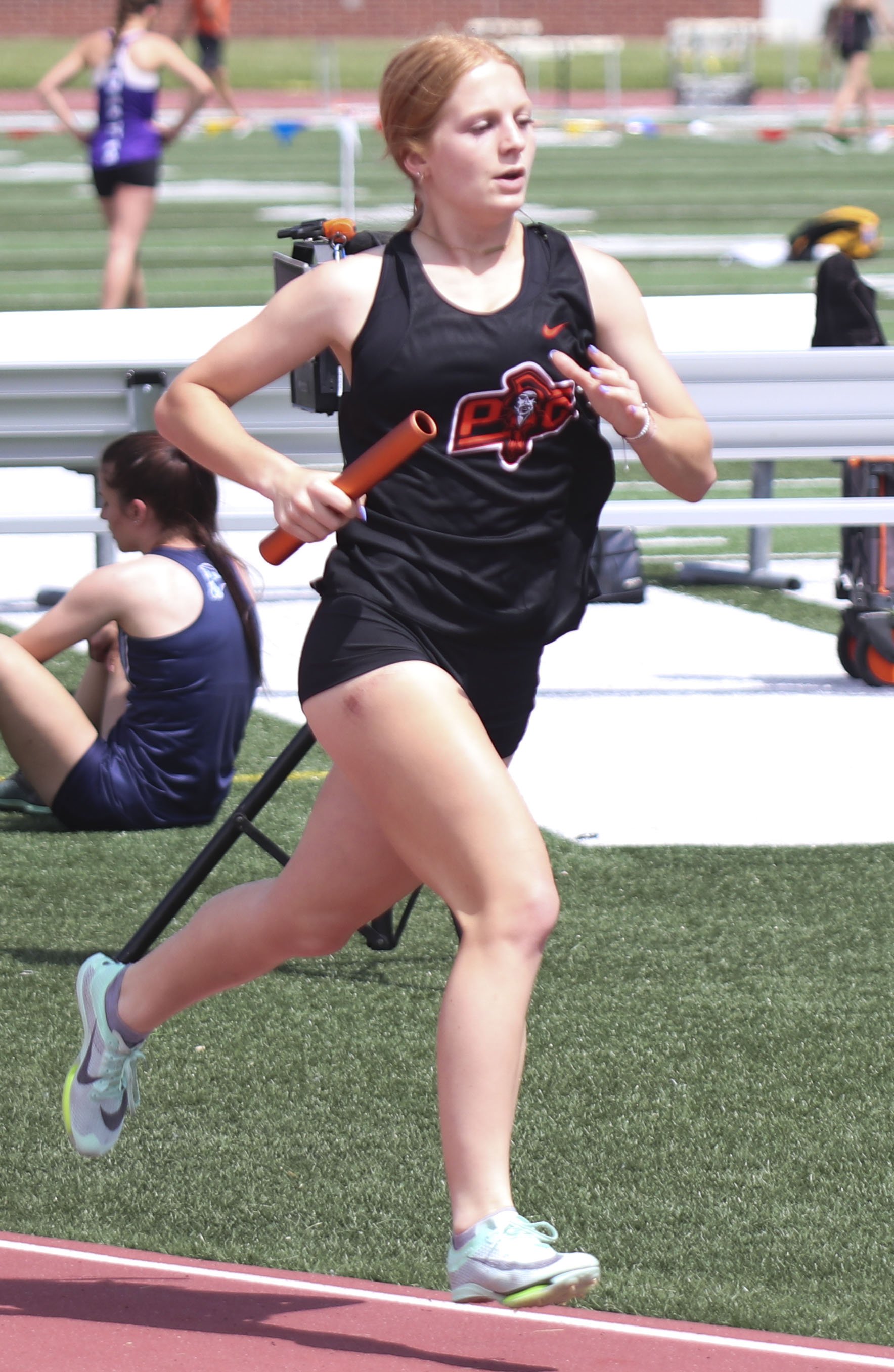 Girls 4x800 PC second leg.jpg