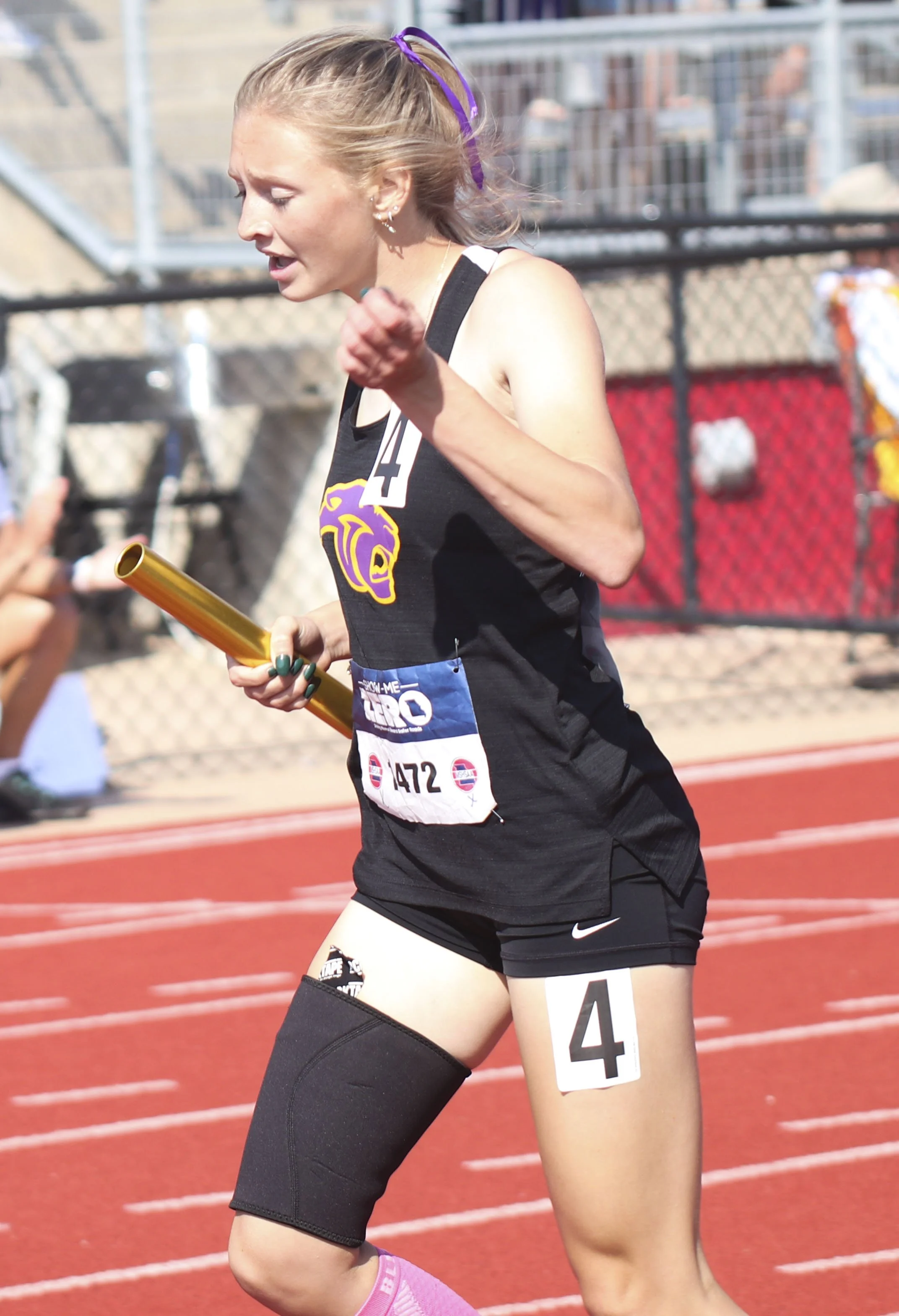 4x400  Rogers finish_1.jpg