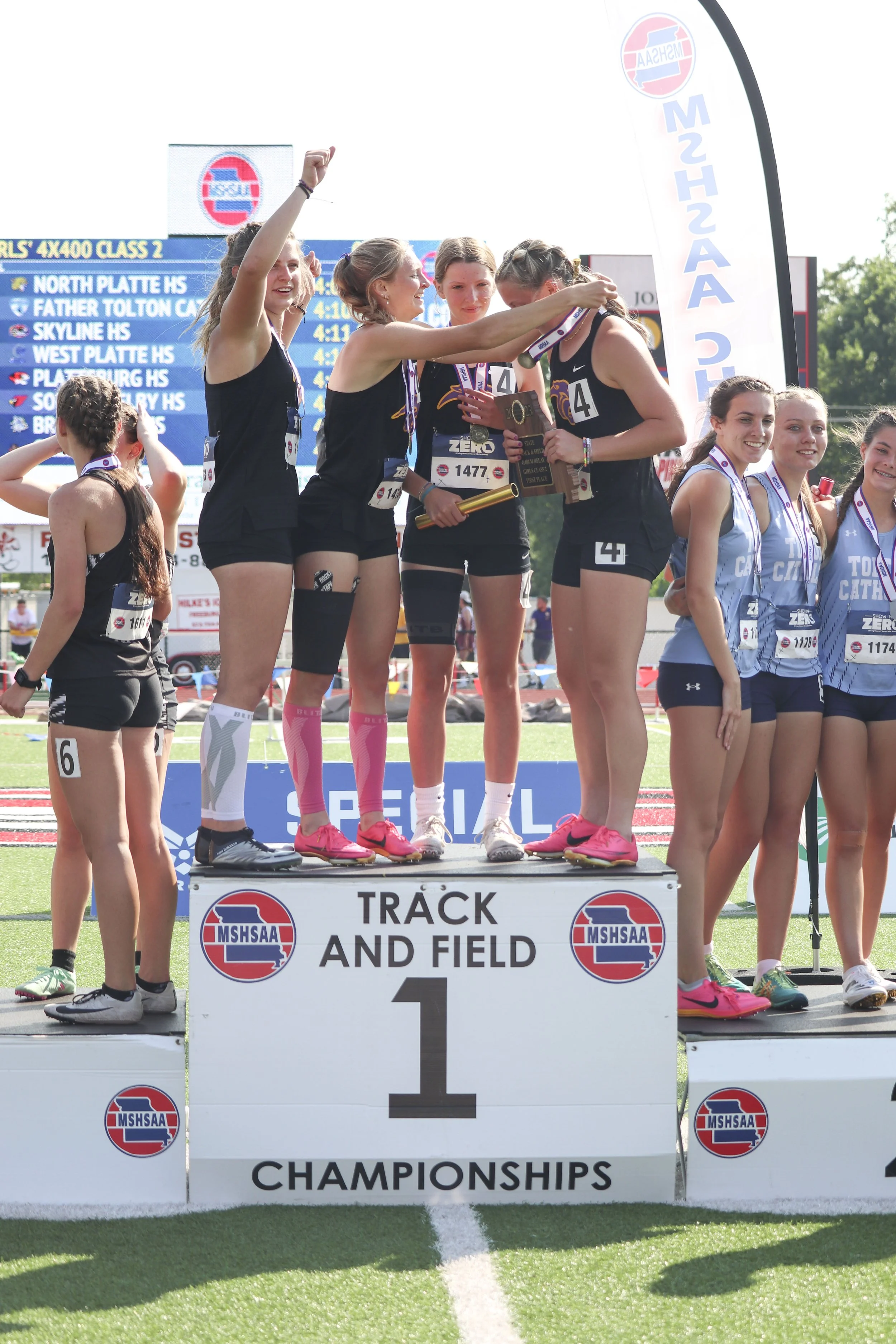 4x400 podium.jpg