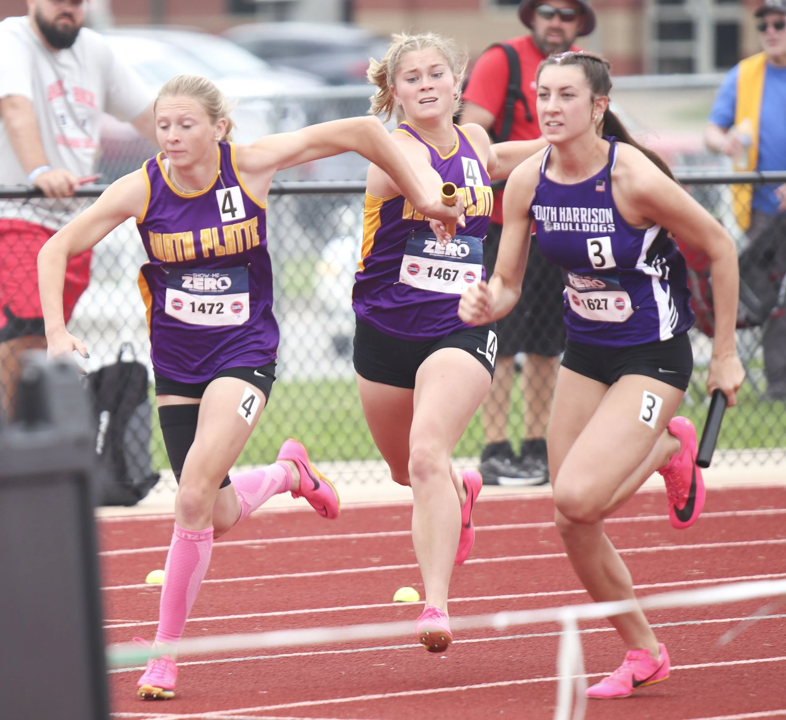 PRELIMS - Lonee French to Olivia Rogers 4x100.jpg