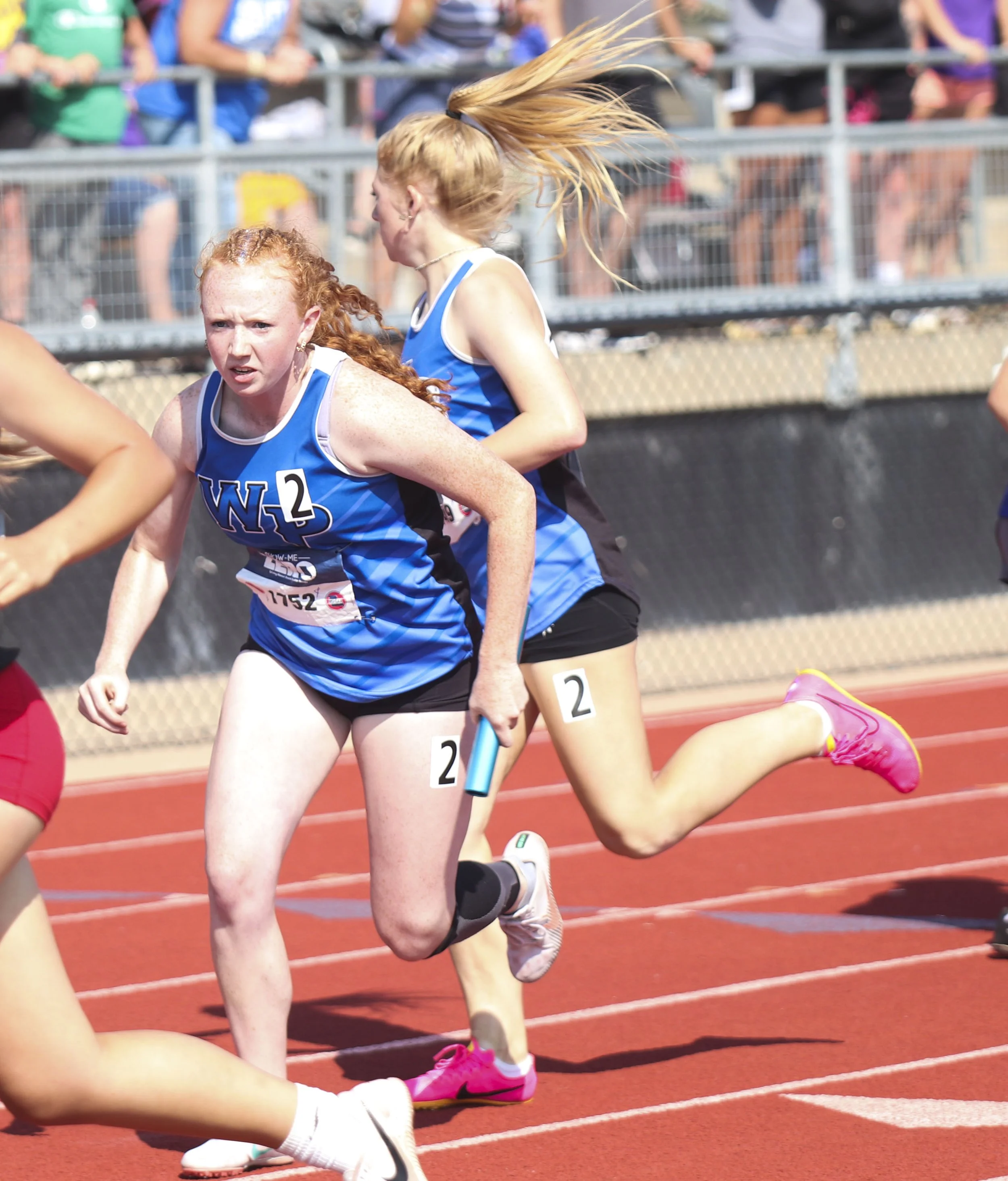 4x400 - Holmes to Grier.jpg