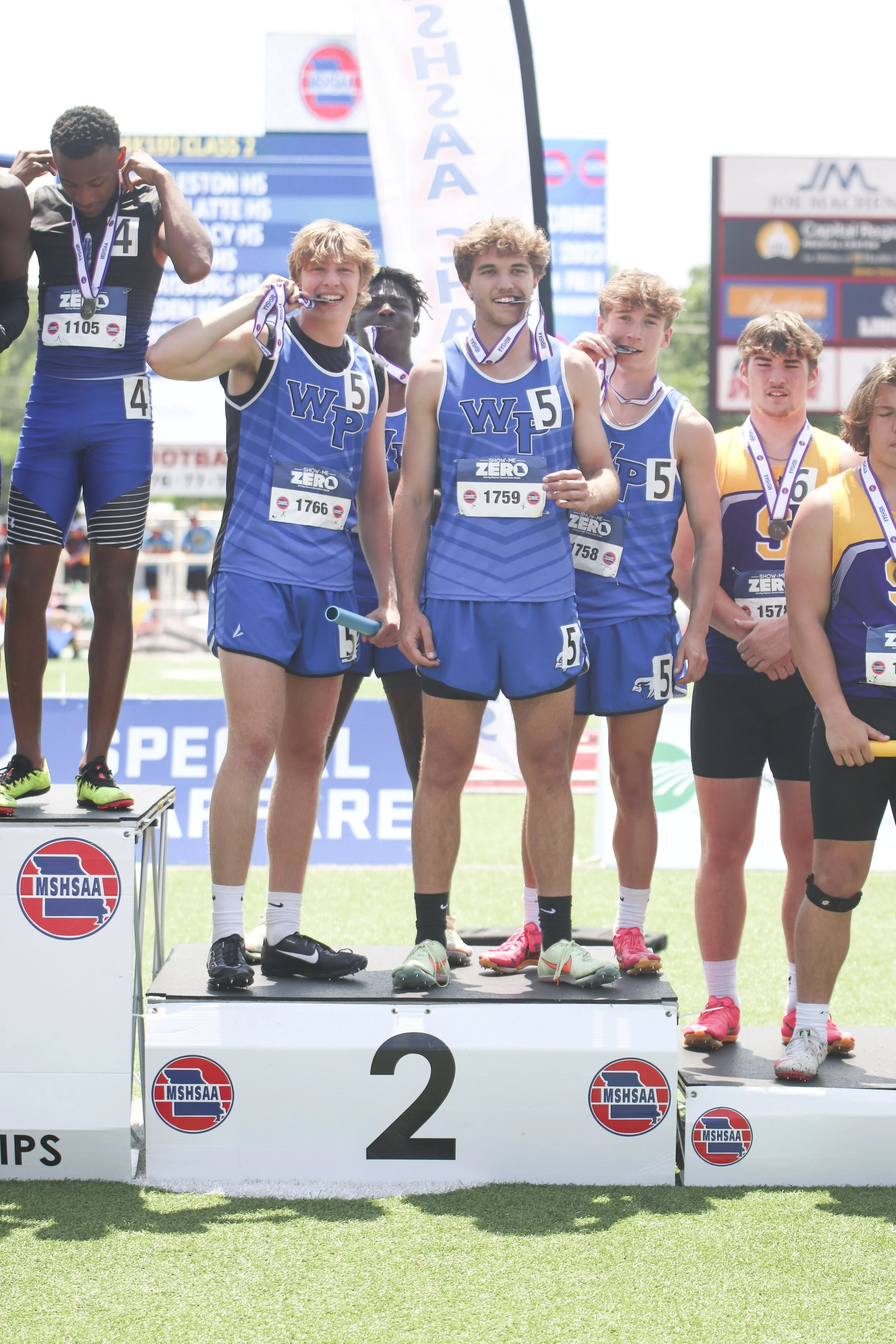 Boys 4x100 - Podium.jpg