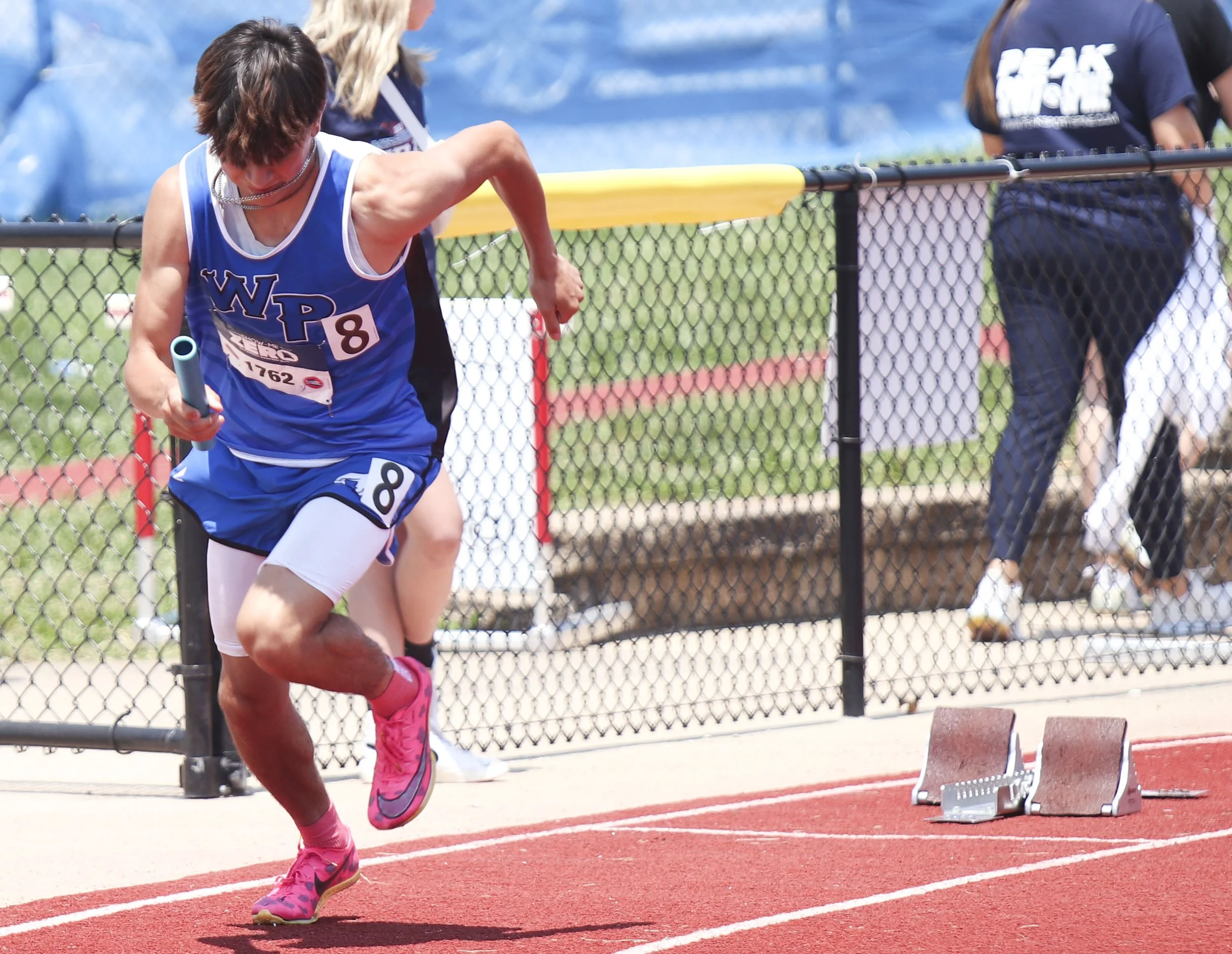 boys 4x200 - Jonah_1.jpg