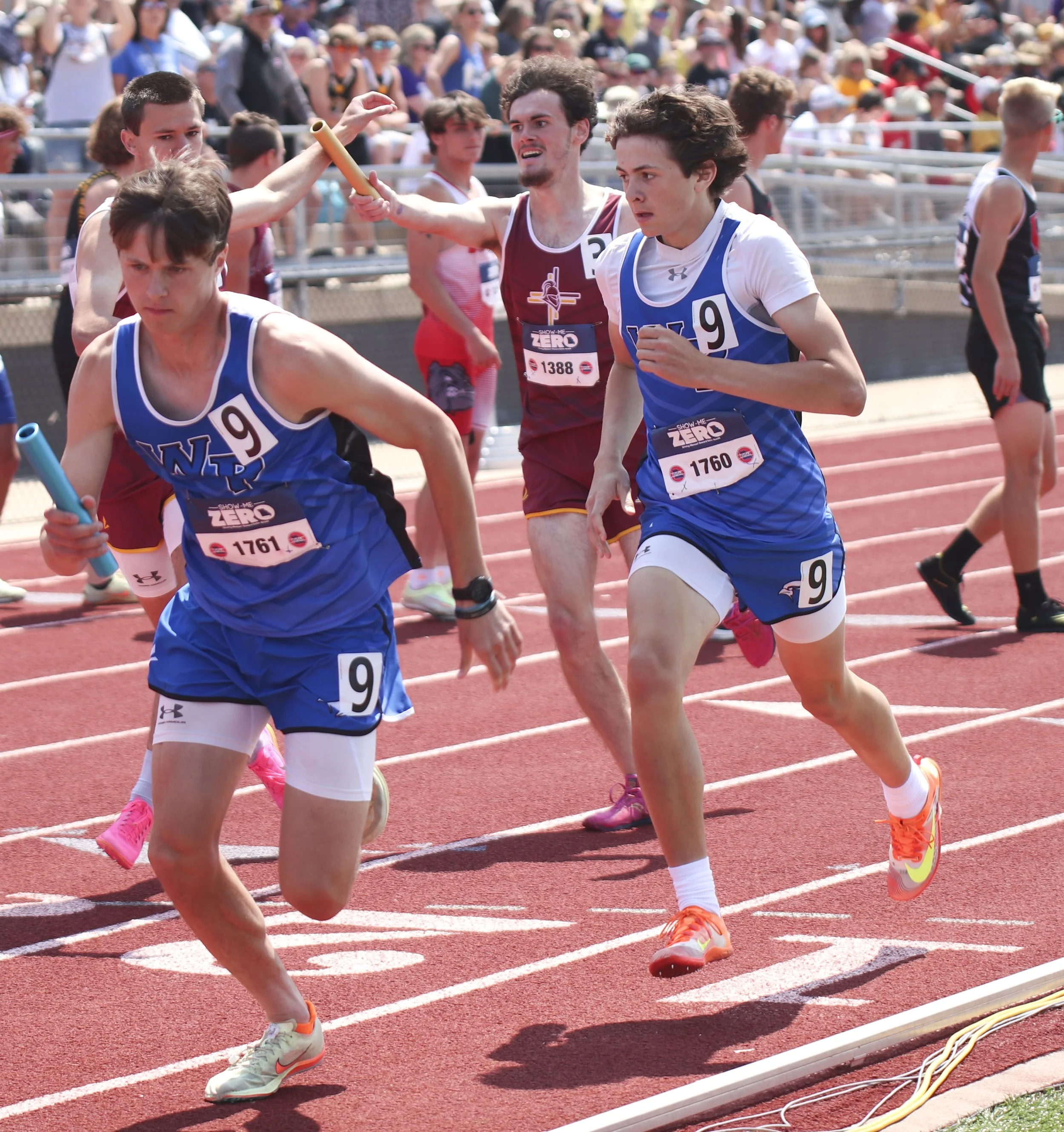 Boys 4x400 -  Alex to Charlie_1.jpg