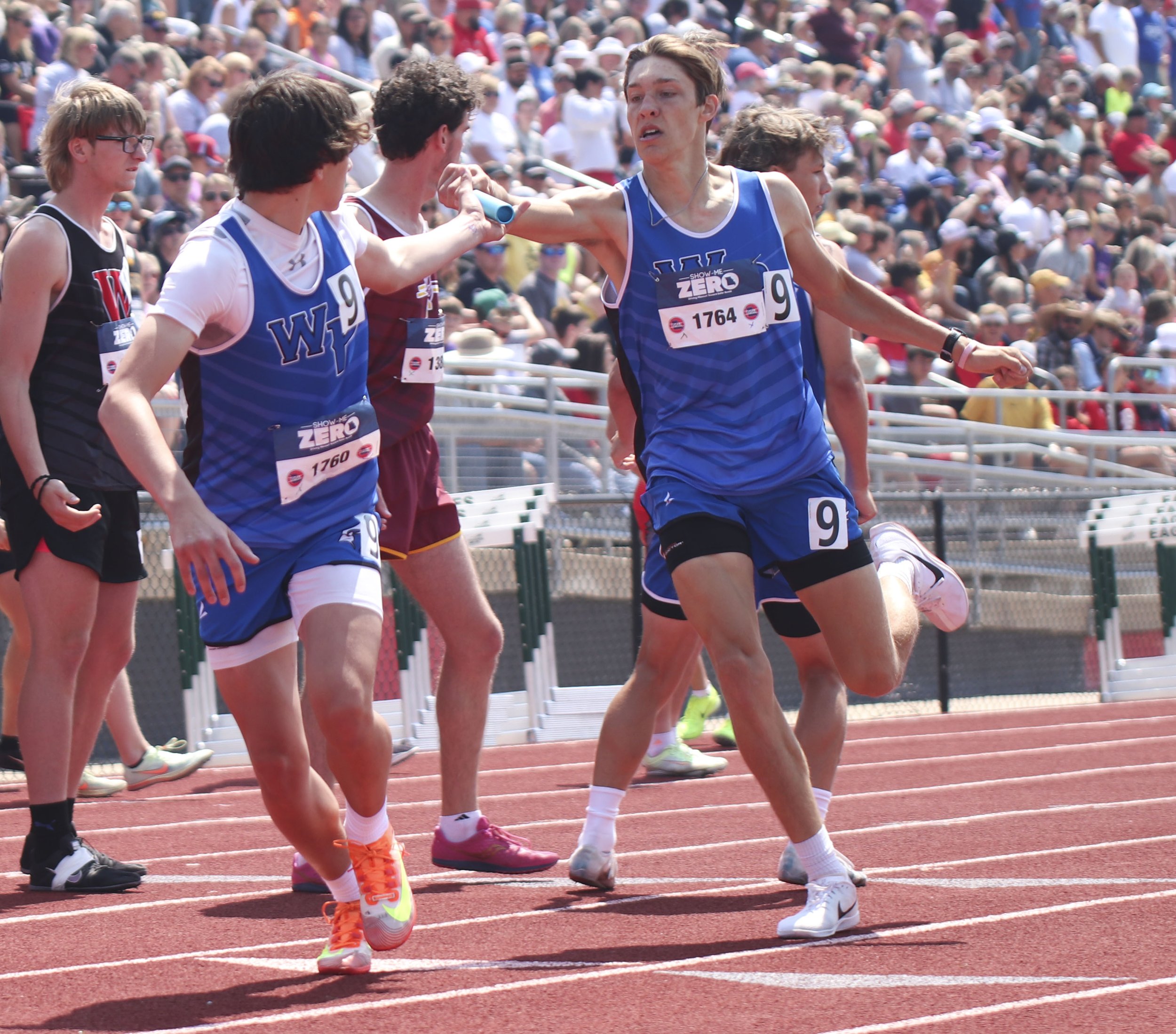 Boys 4x400 -  Tristan to ALex.jpg